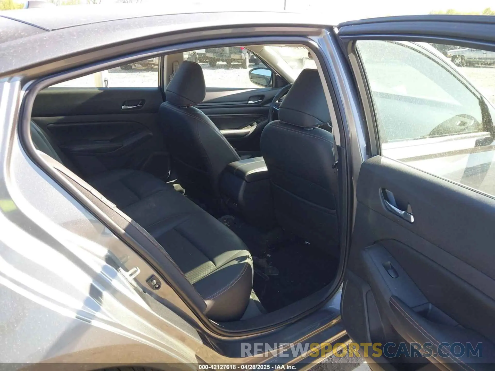 8 Photograph of a damaged car 1N4BL4CV0KC113145 NISSAN ALTIMA 2019