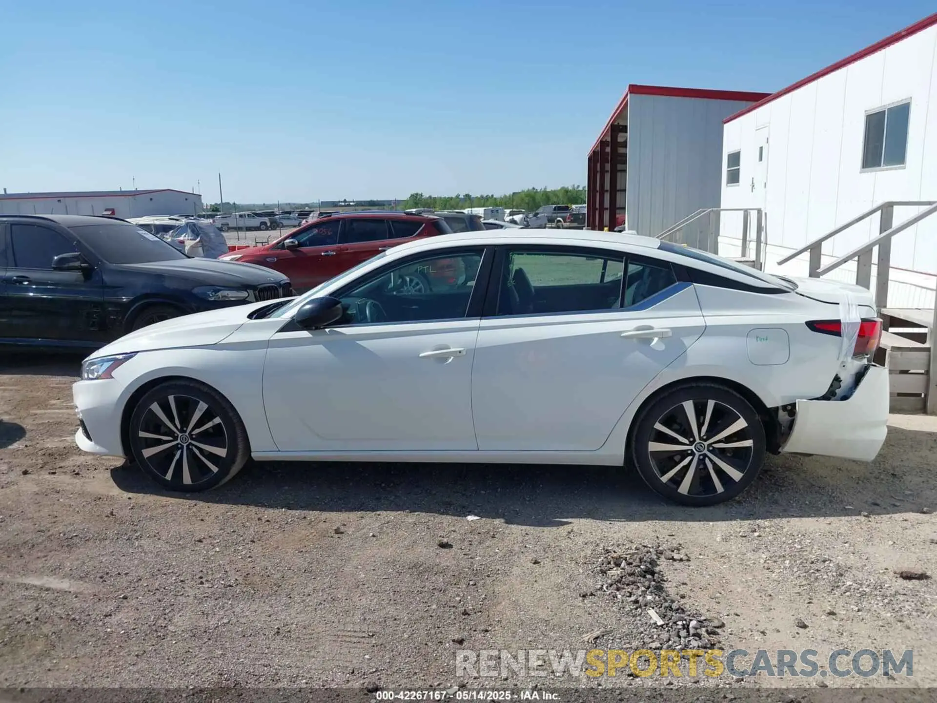 14 Photograph of a damaged car 1N4BL4CV0KC173345 NISSAN ALTIMA 2019