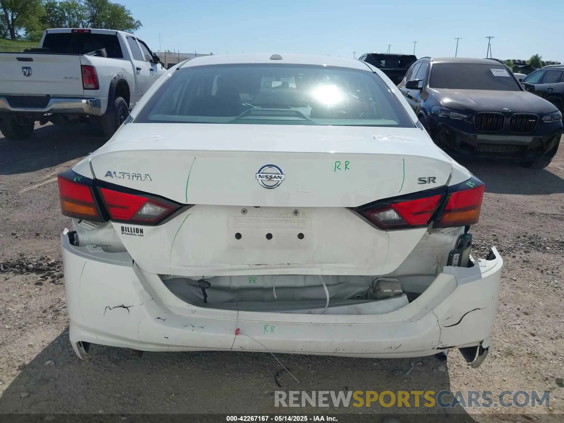 16 Photograph of a damaged car 1N4BL4CV0KC173345 NISSAN ALTIMA 2019