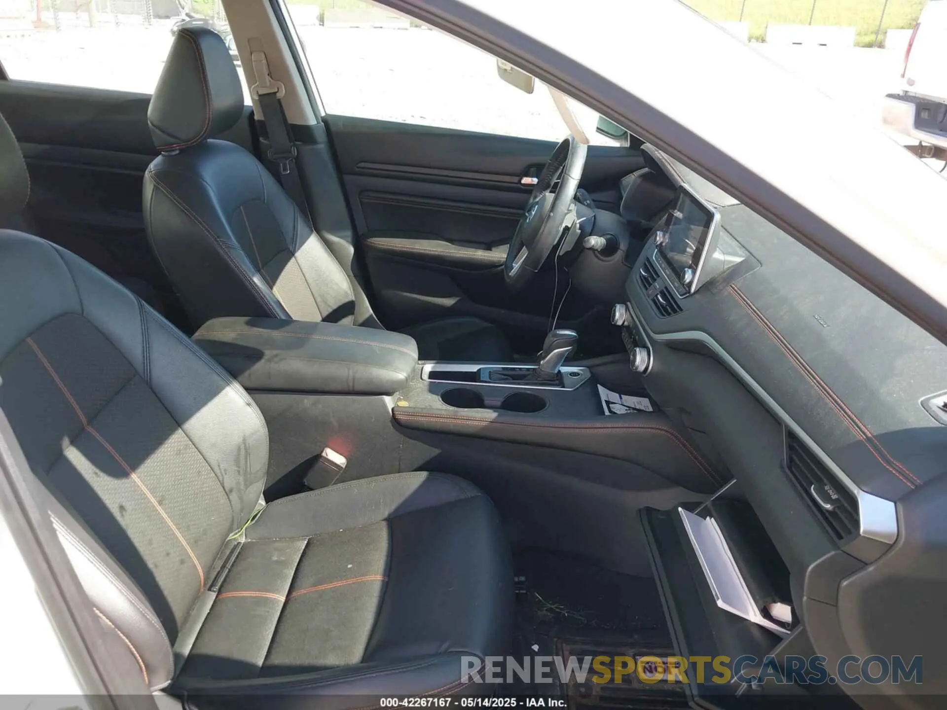 5 Photograph of a damaged car 1N4BL4CV0KC173345 NISSAN ALTIMA 2019