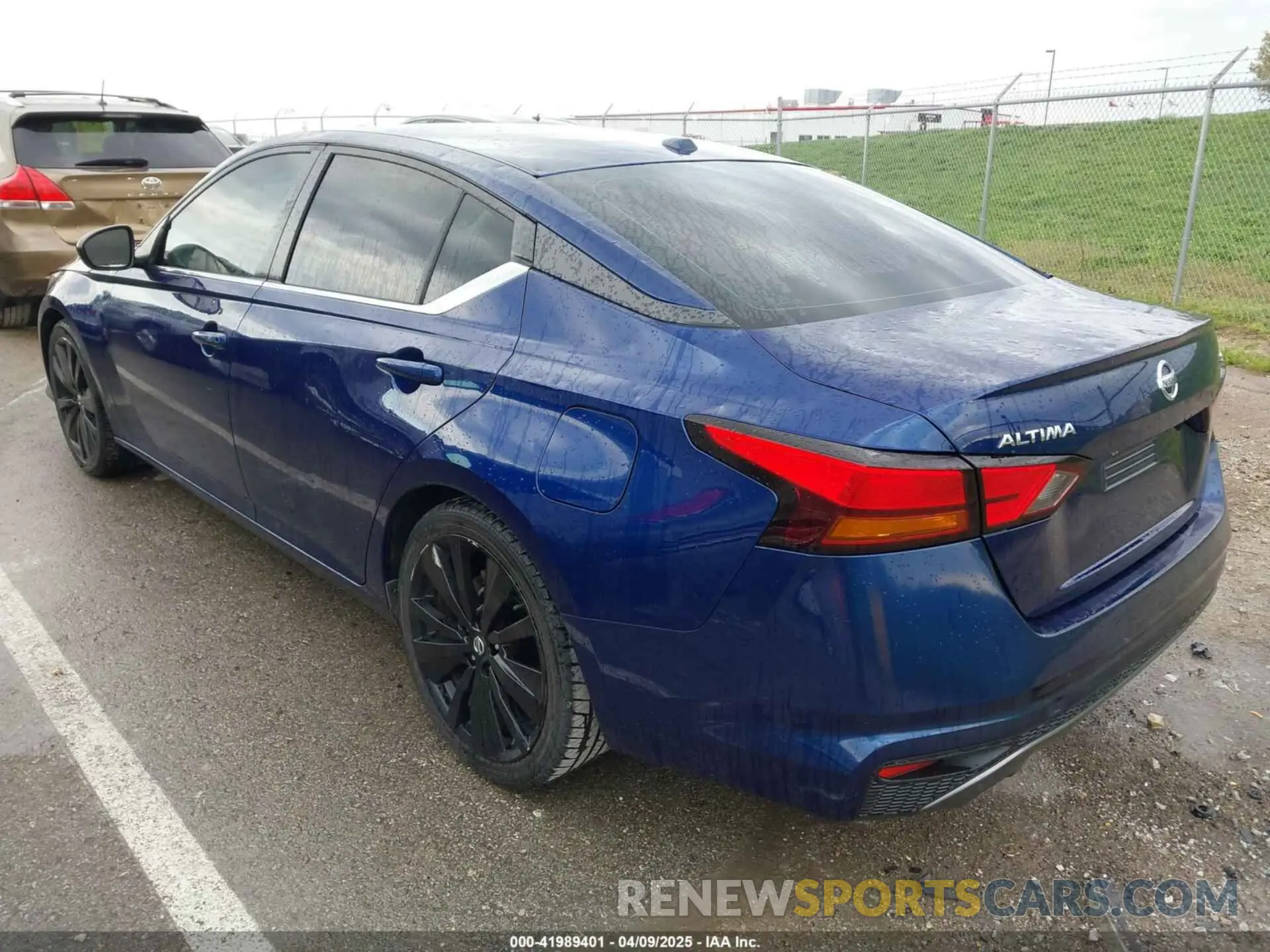 3 Photograph of a damaged car 1N4BL4CV0KC179789 NISSAN ALTIMA 2019