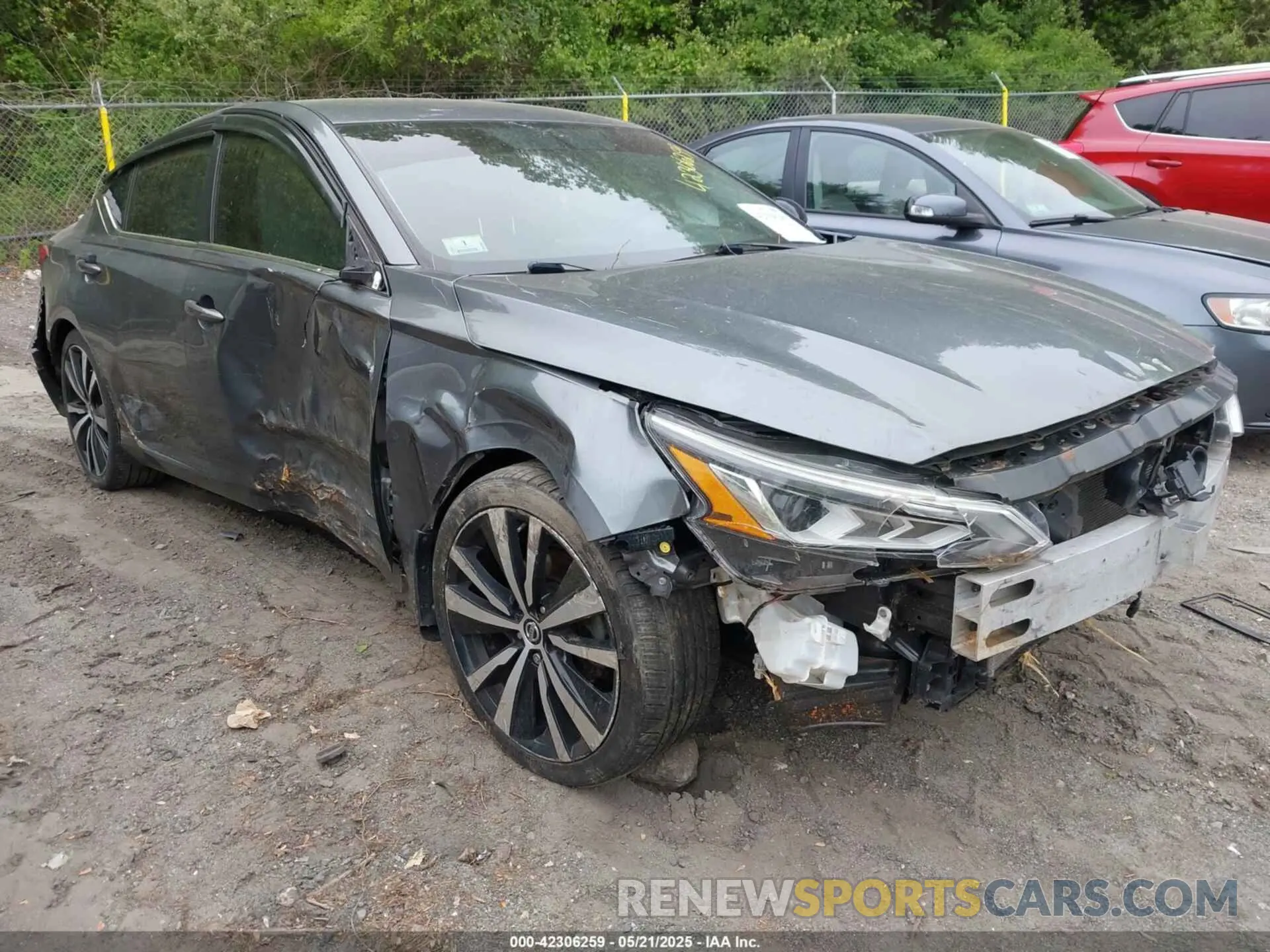 1 Photograph of a damaged car 1N4BL4CV0KC183633 NISSAN ALTIMA 2019