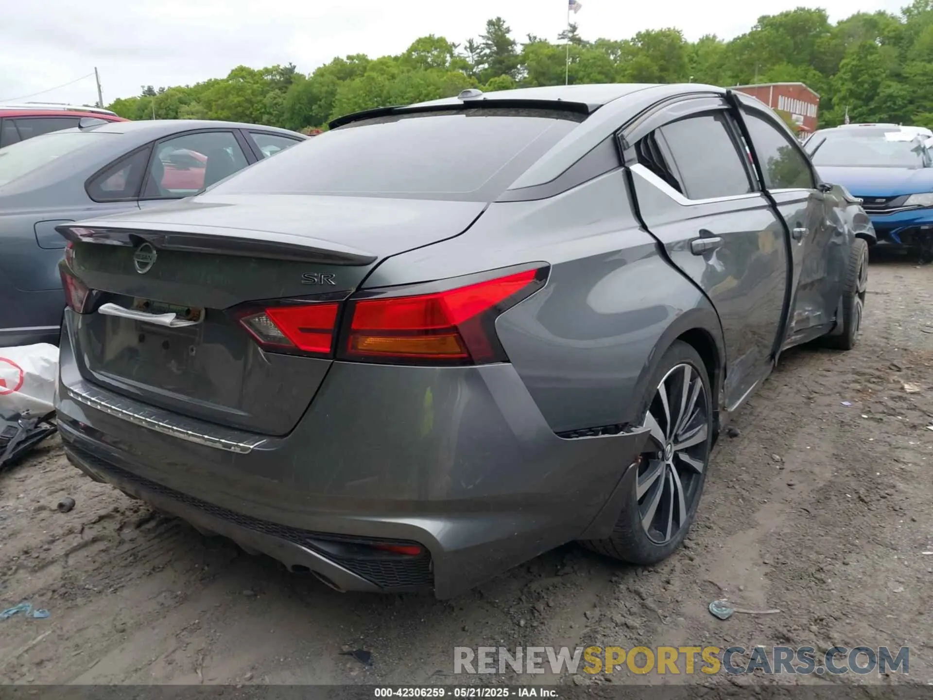 4 Photograph of a damaged car 1N4BL4CV0KC183633 NISSAN ALTIMA 2019