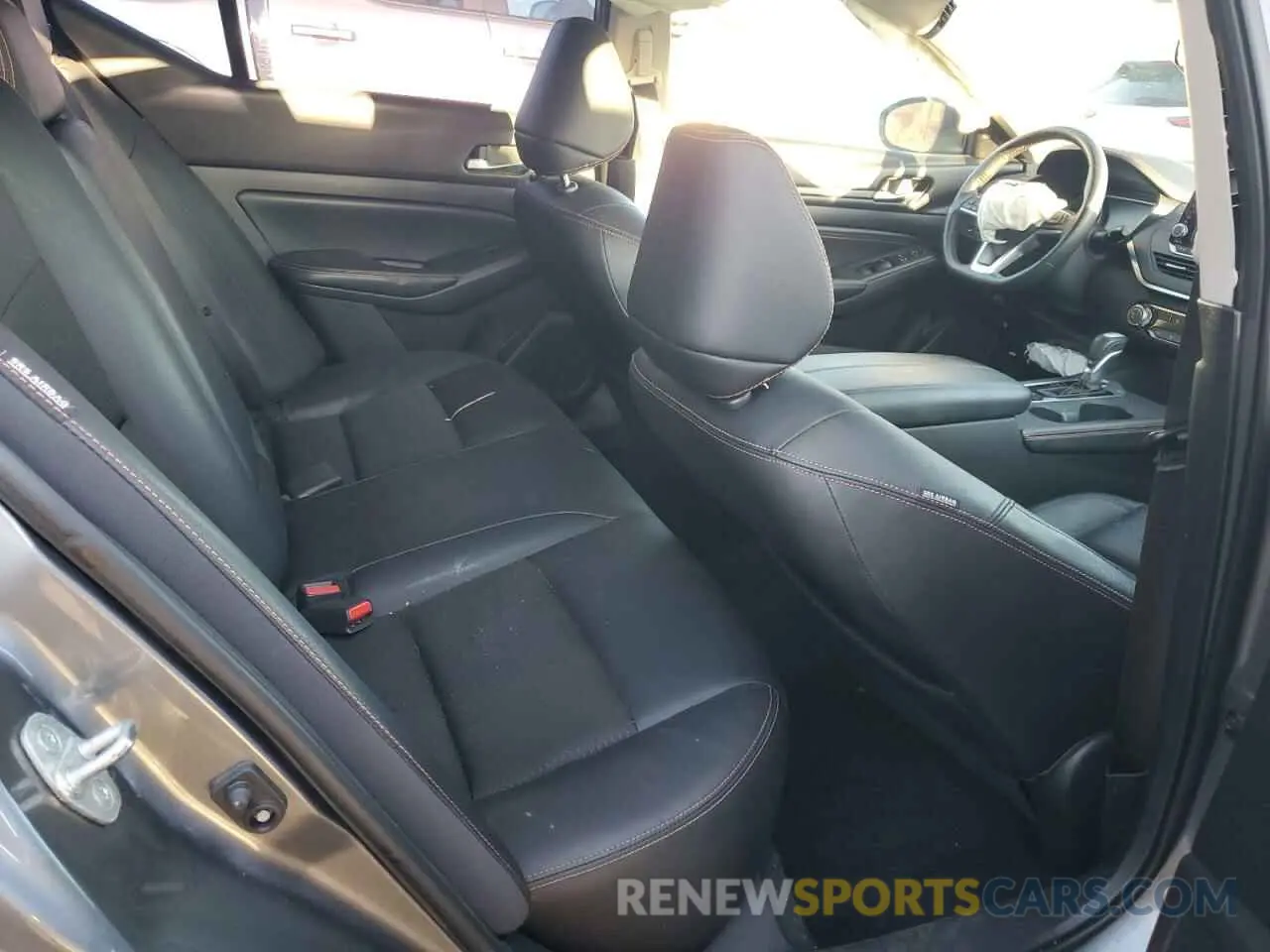 10 Photograph of a damaged car 1N4BL4CV0KC186256 NISSAN ALTIMA 2019