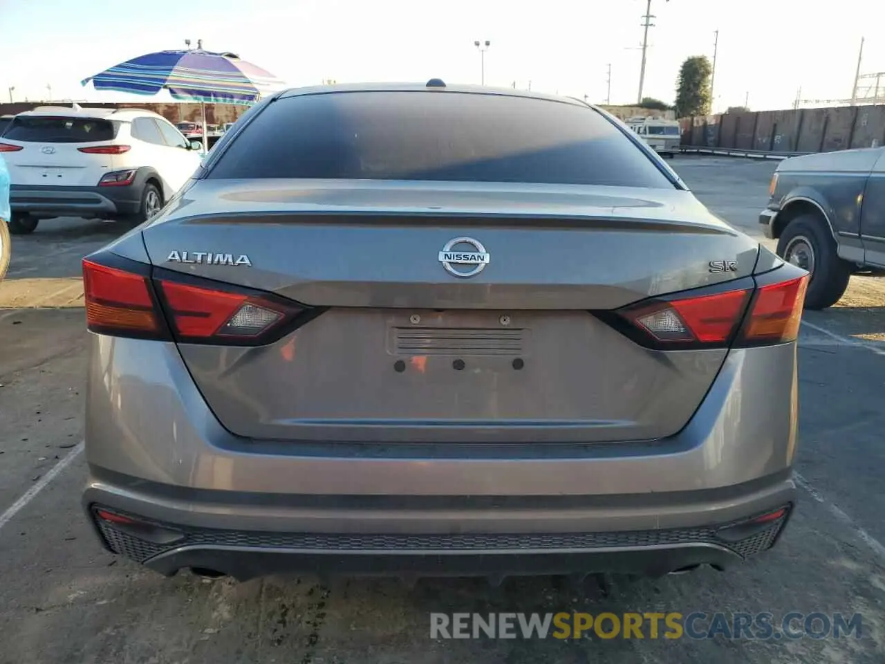 6 Photograph of a damaged car 1N4BL4CV0KC186256 NISSAN ALTIMA 2019