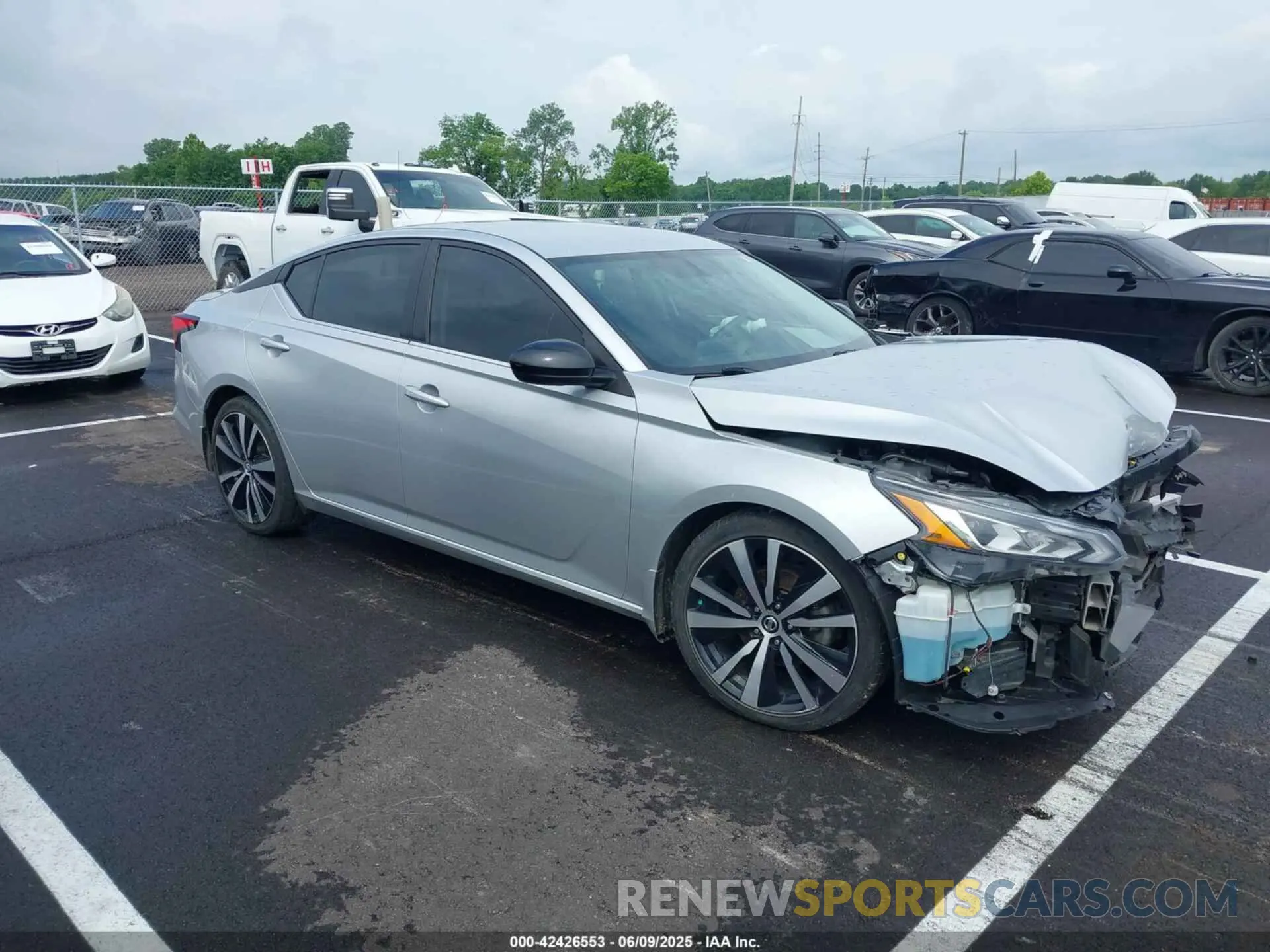 1 Photograph of a damaged car 1N4BL4CV0KC210037 NISSAN ALTIMA 2019
