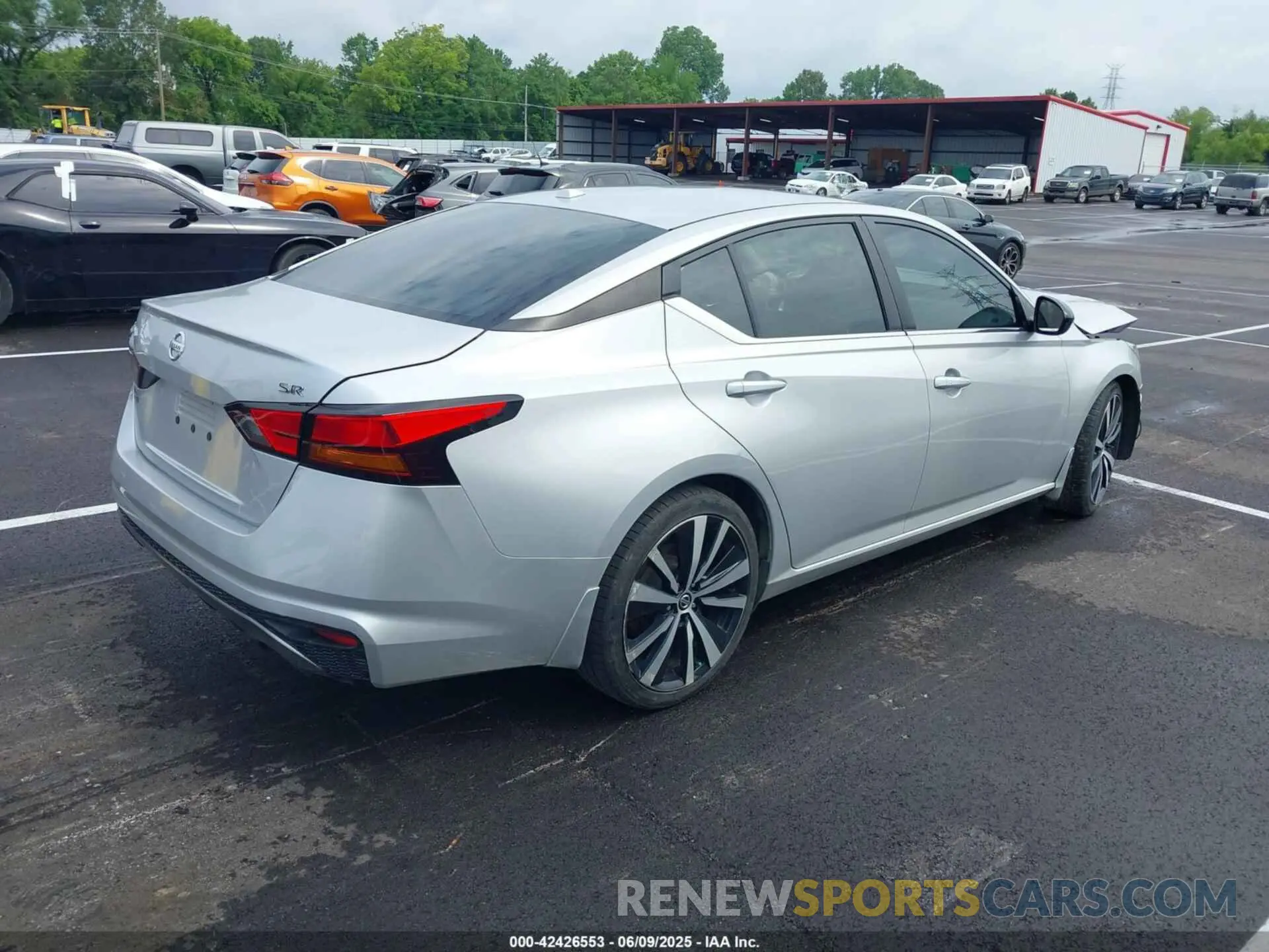 4 Photograph of a damaged car 1N4BL4CV0KC210037 NISSAN ALTIMA 2019