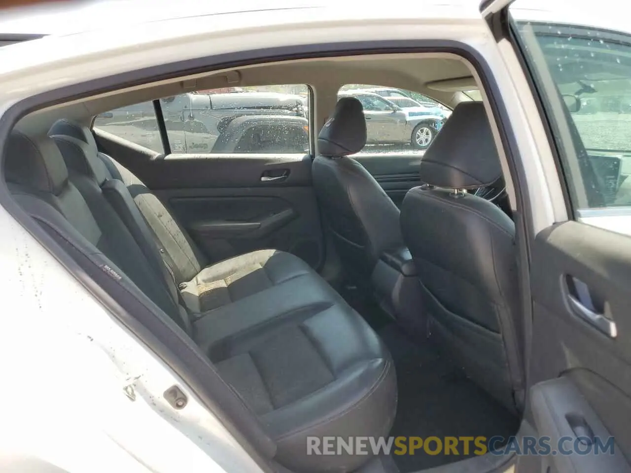10 Photograph of a damaged car 1N4BL4CV0KC251834 NISSAN ALTIMA 2019