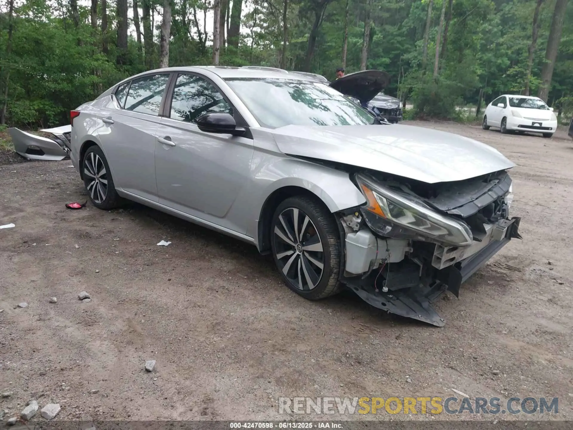 1 Photograph of a damaged car 1N4BL4CV0KC255382 NISSAN ALTIMA 2019