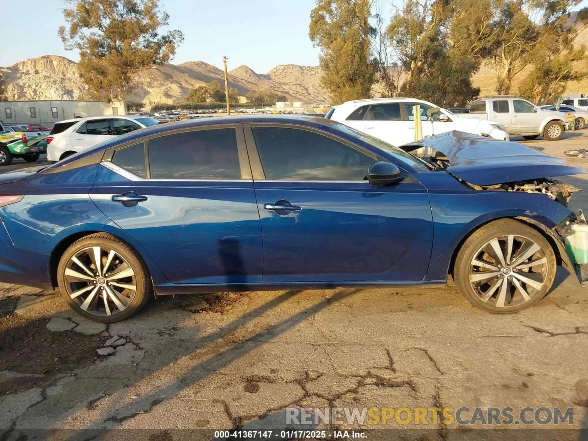 13 Photograph of a damaged car 1N4BL4CV0KN309140 NISSAN ALTIMA 2019