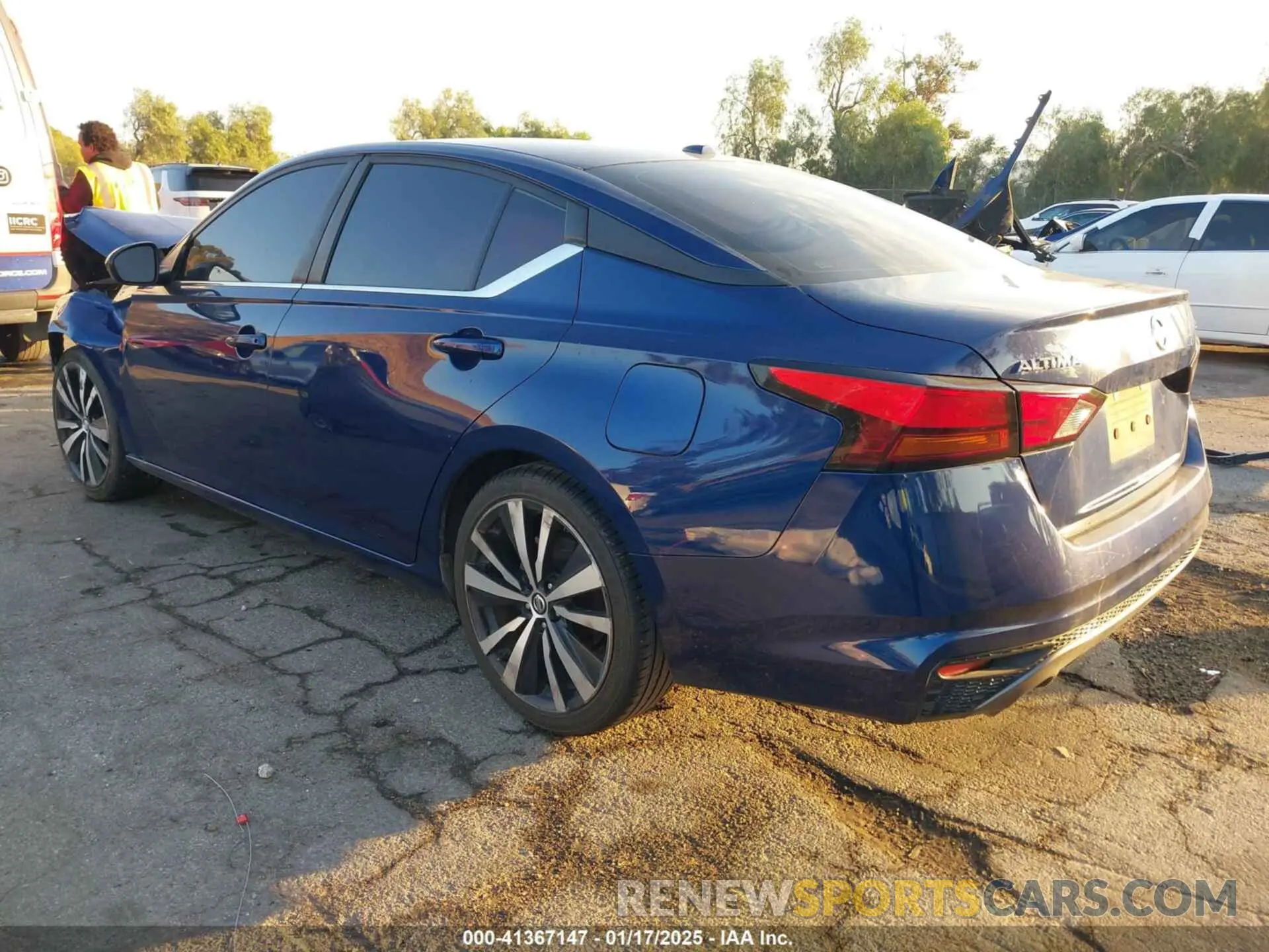 3 Photograph of a damaged car 1N4BL4CV0KN309140 NISSAN ALTIMA 2019