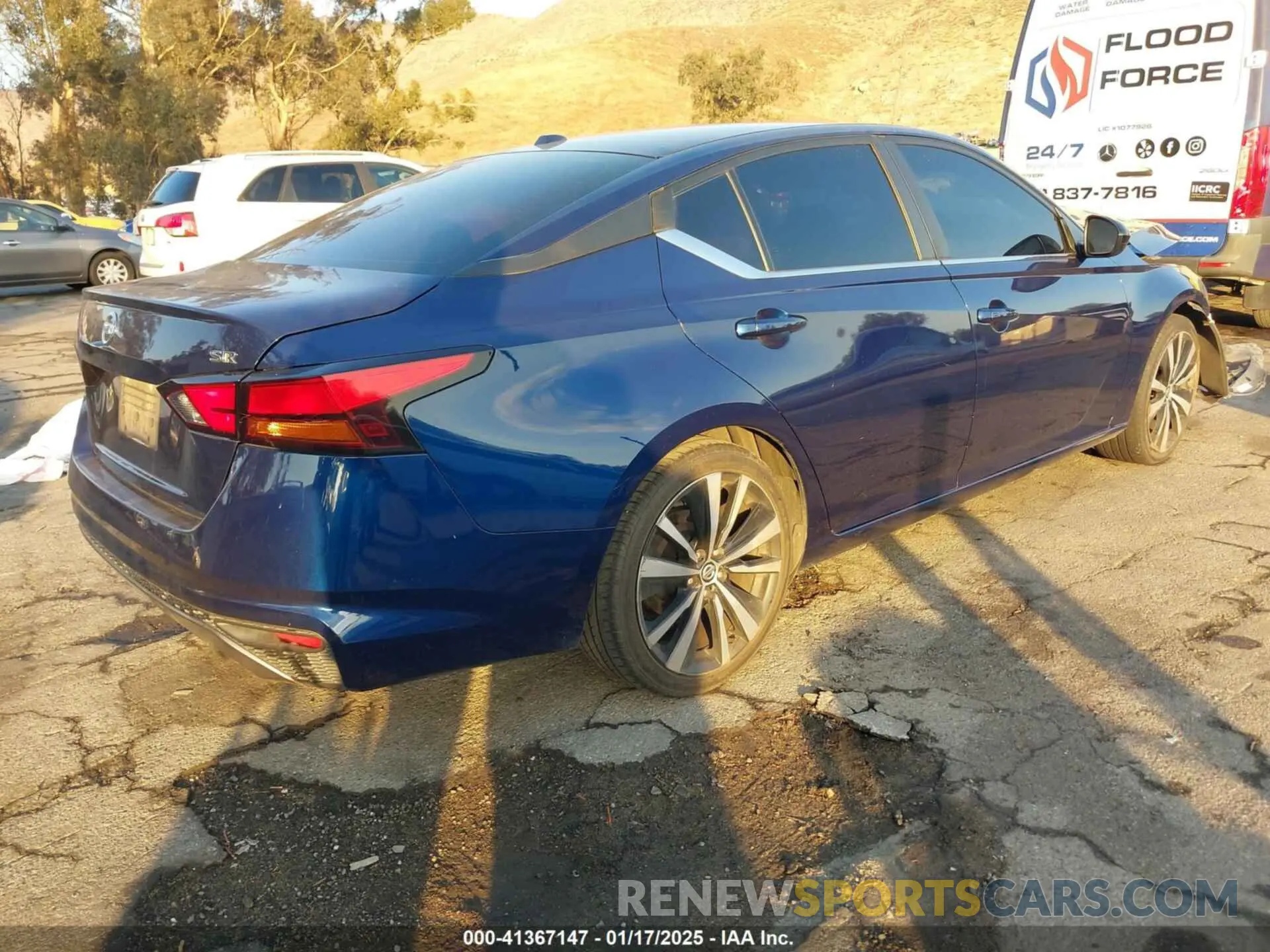 4 Photograph of a damaged car 1N4BL4CV0KN309140 NISSAN ALTIMA 2019