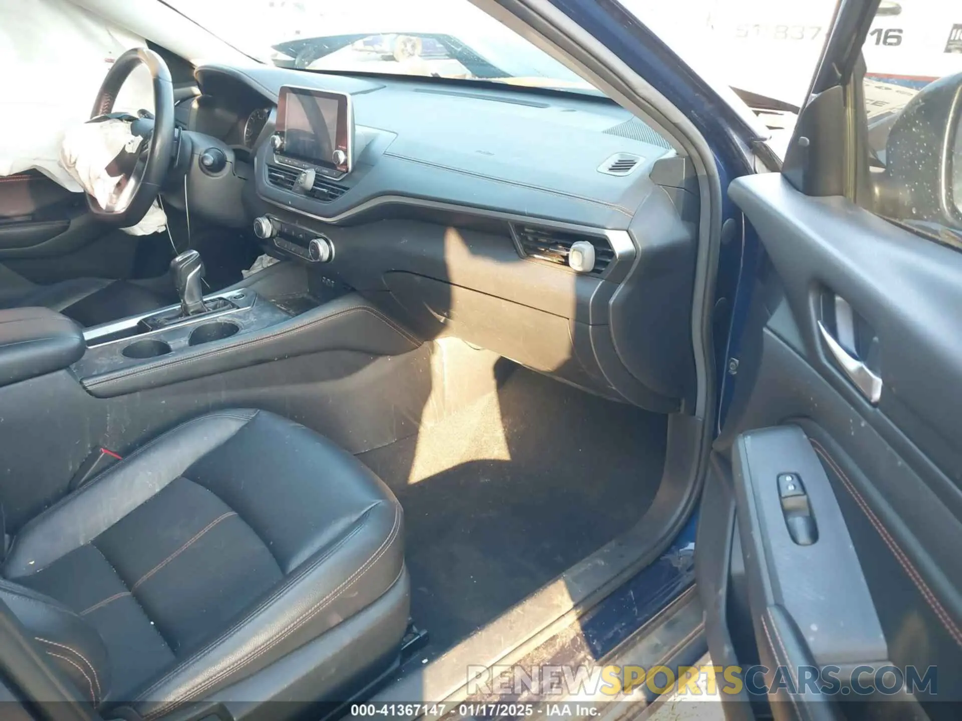5 Photograph of a damaged car 1N4BL4CV0KN309140 NISSAN ALTIMA 2019