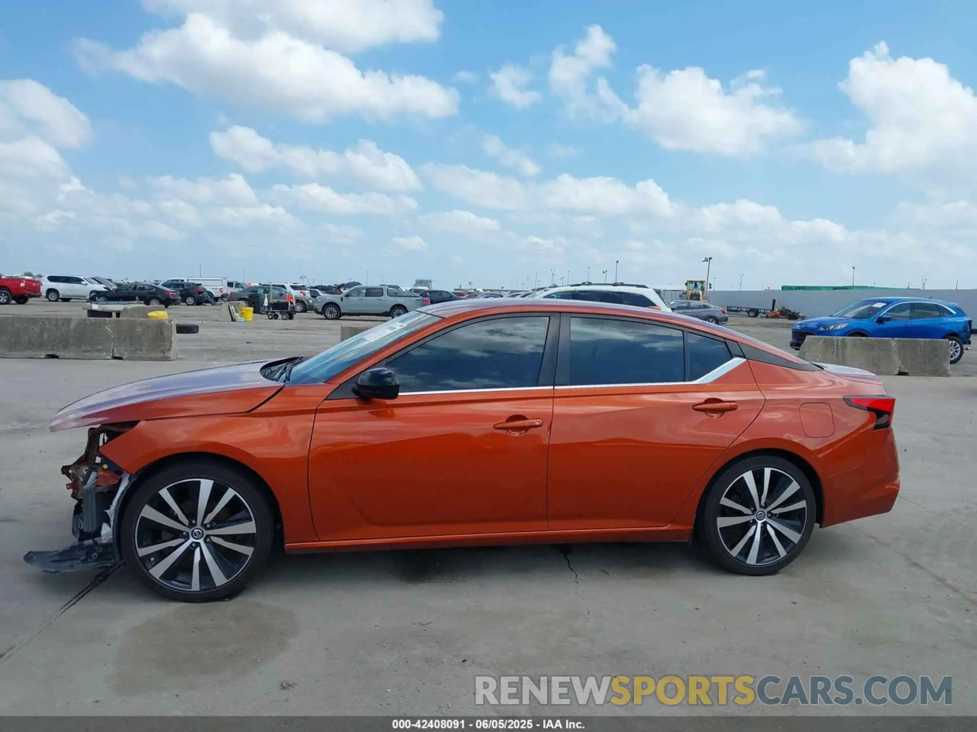 15 Photograph of a damaged car 1N4BL4CV0KN320493 NISSAN ALTIMA 2019