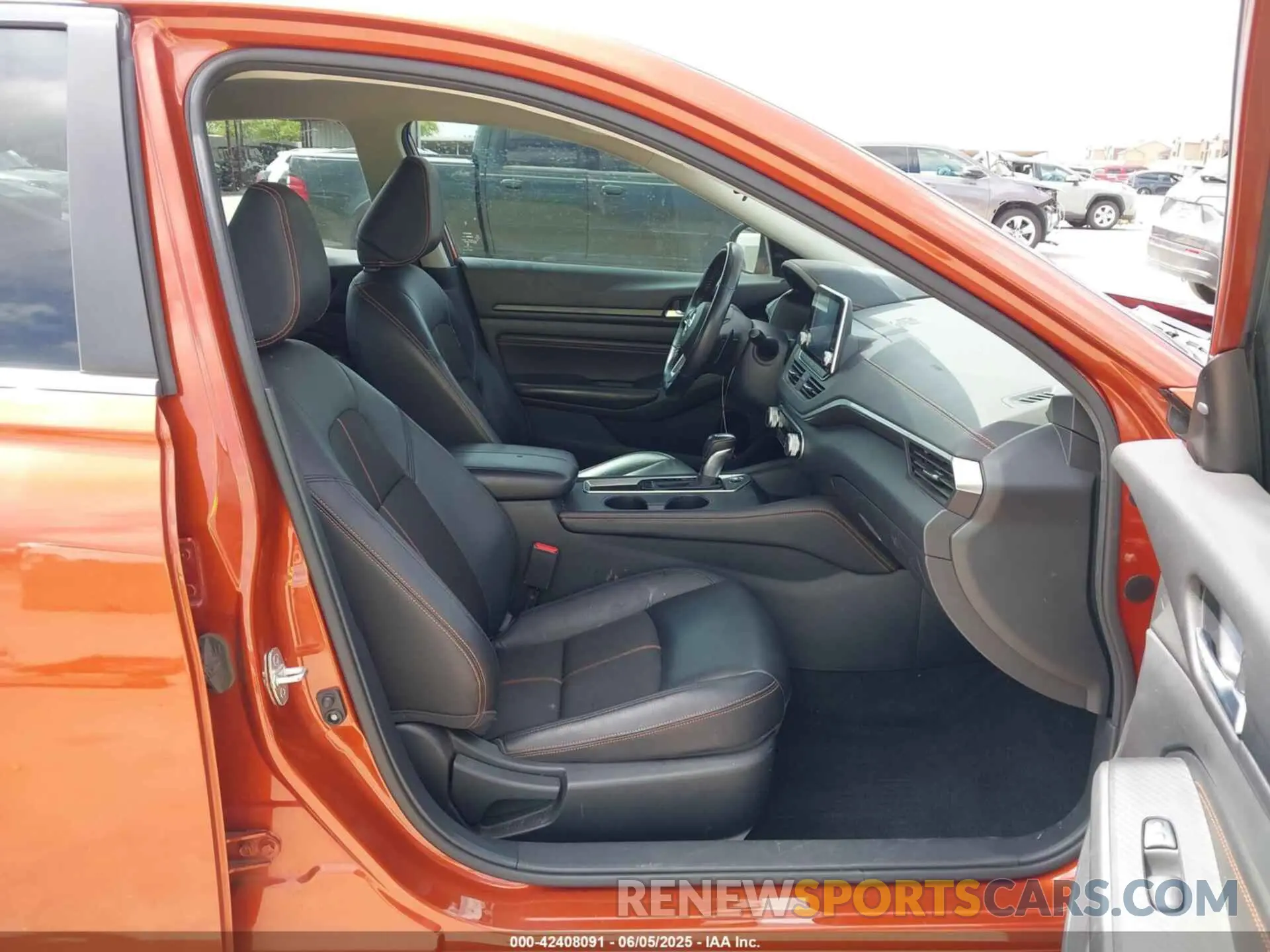 5 Photograph of a damaged car 1N4BL4CV0KN320493 NISSAN ALTIMA 2019