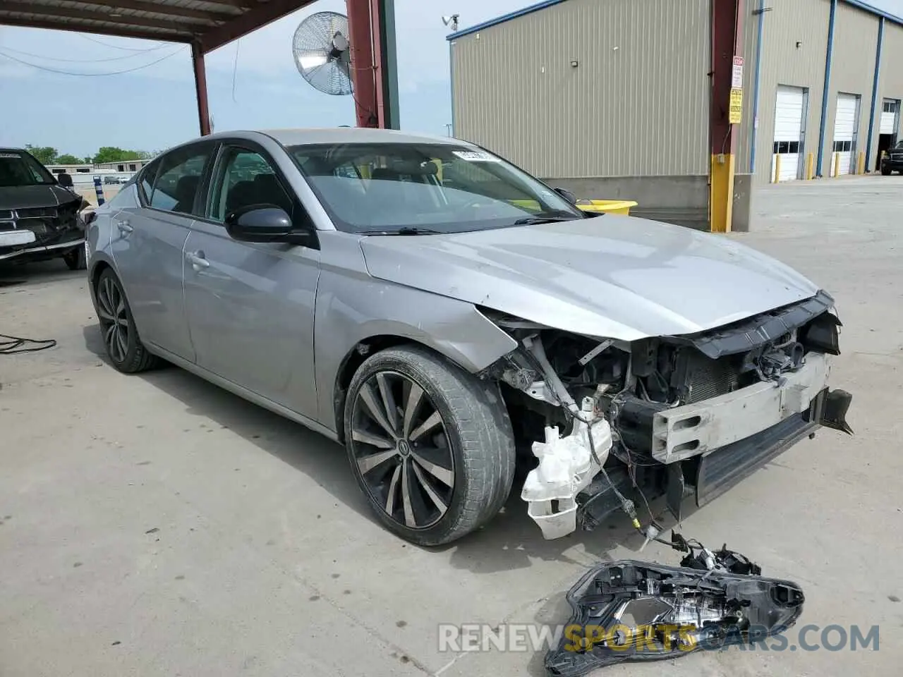 4 Photograph of a damaged car 1N4BL4CV1KC171300 NISSAN ALTIMA 2019