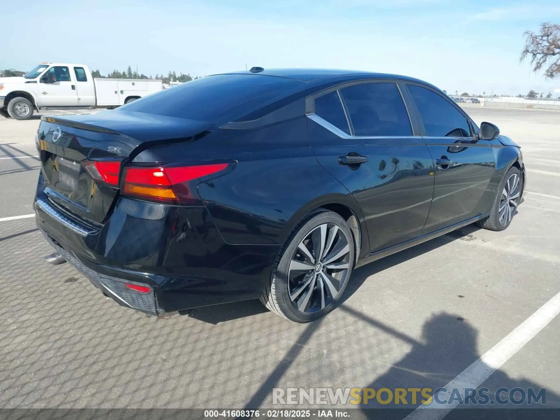 4 Photograph of a damaged car 1N4BL4CV1KC178554 NISSAN ALTIMA 2019