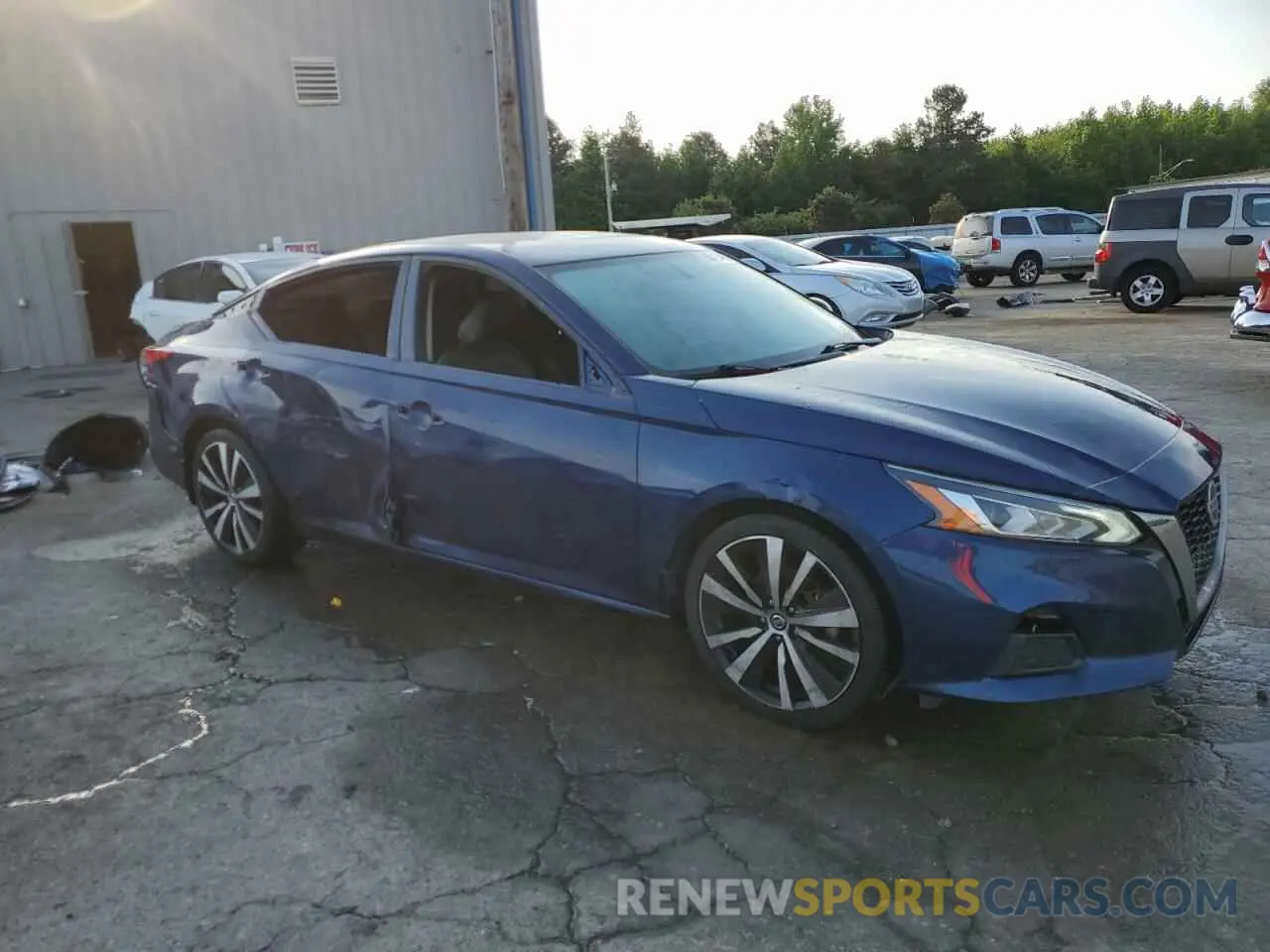 4 Photograph of a damaged car 1N4BL4CV1KC182152 NISSAN ALTIMA 2019
