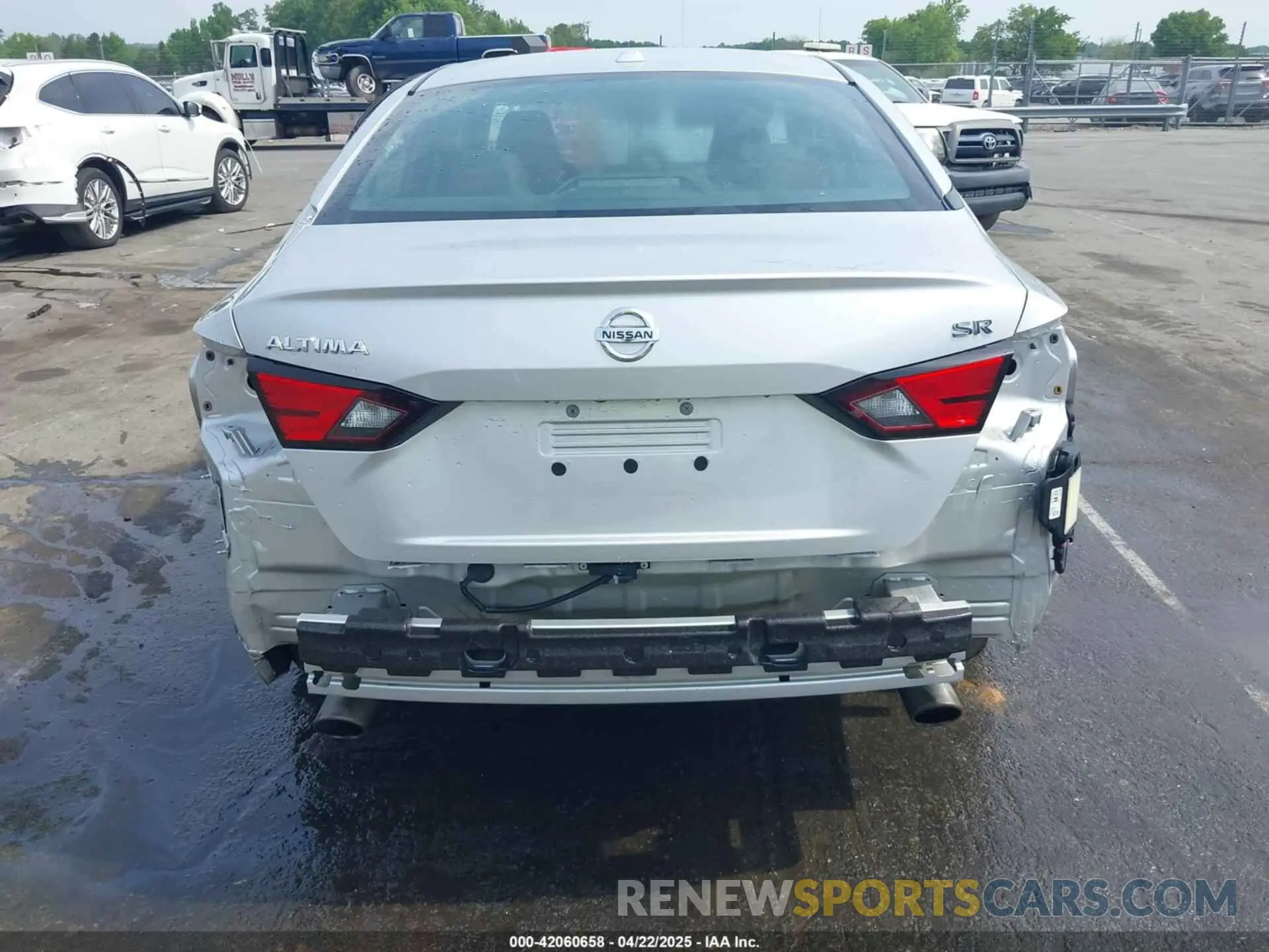 17 Photograph of a damaged car 1N4BL4CV1KC182958 NISSAN ALTIMA 2019