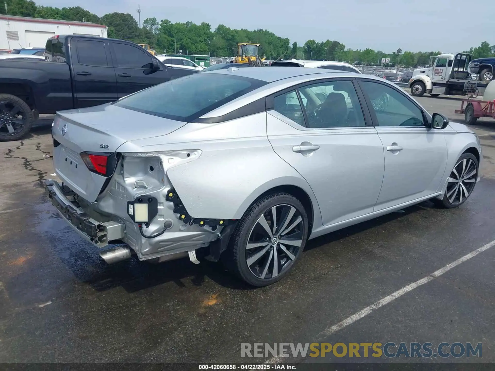 4 Photograph of a damaged car 1N4BL4CV1KC182958 NISSAN ALTIMA 2019