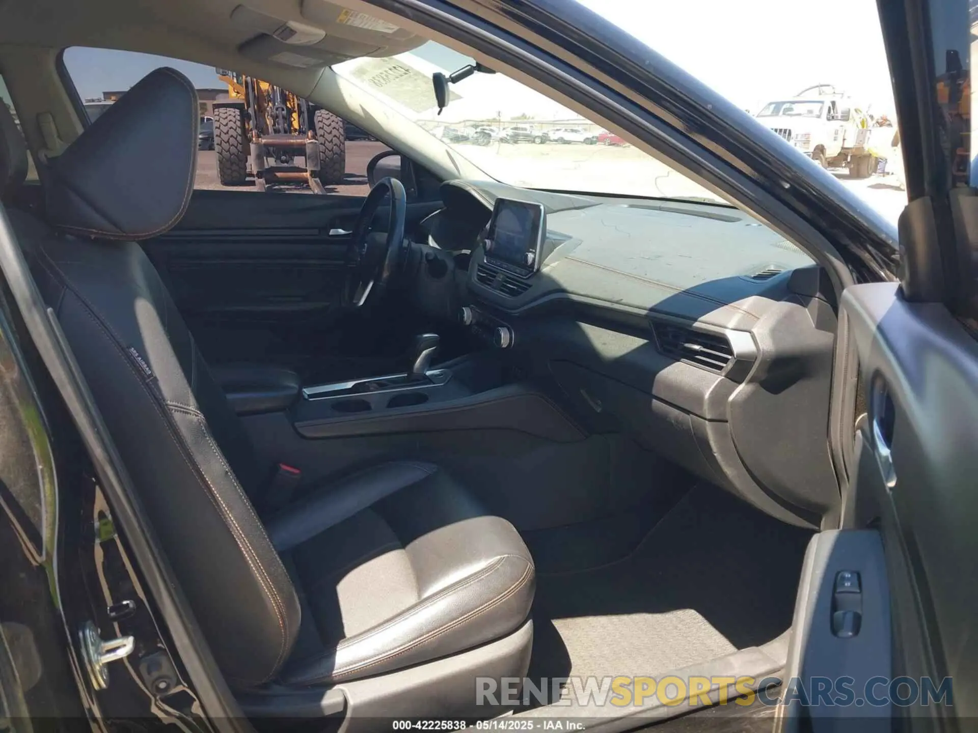 5 Photograph of a damaged car 1N4BL4CV1KC206000 NISSAN ALTIMA 2019