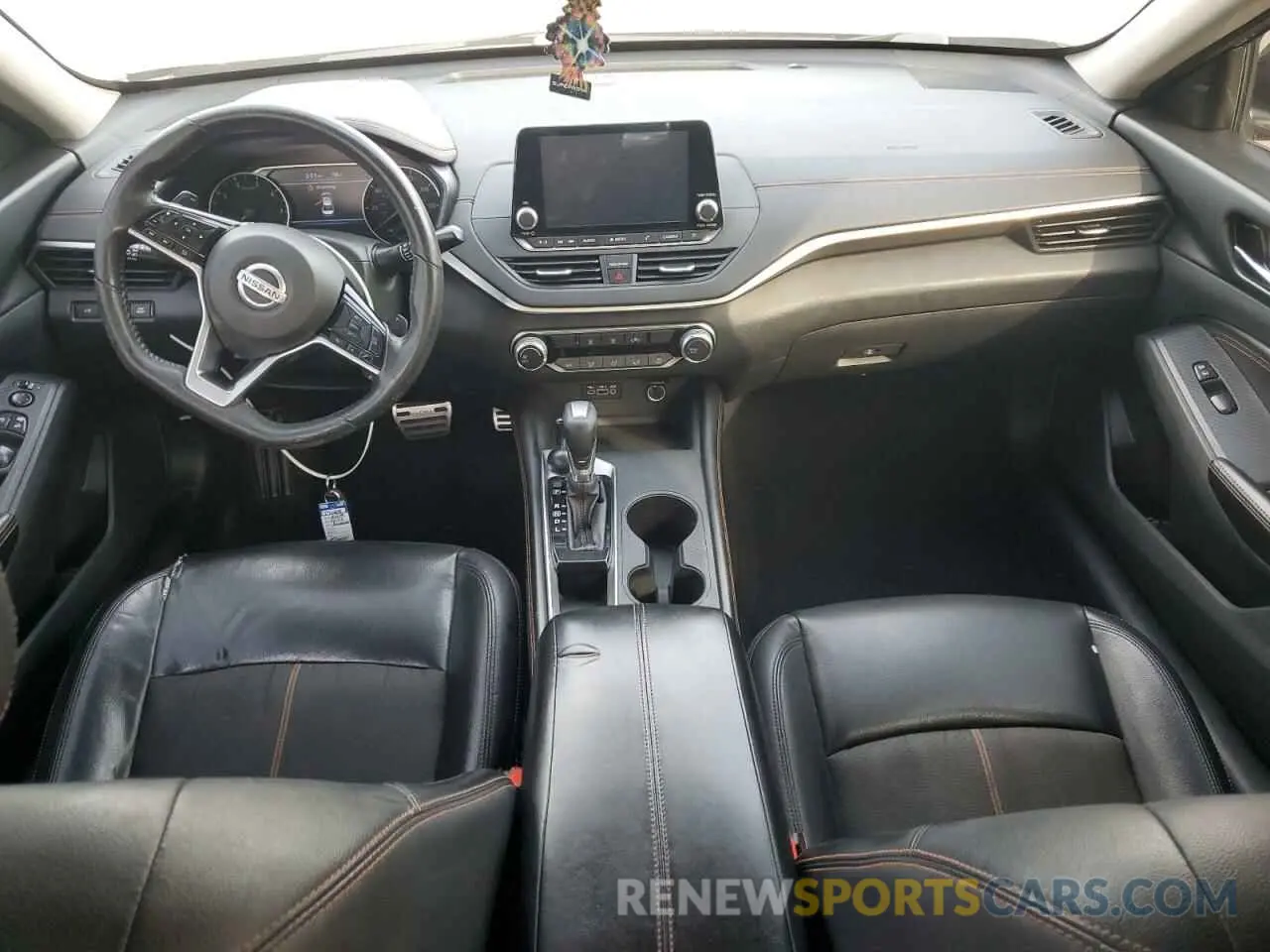 8 Photograph of a damaged car 1N4BL4CV1KC258405 NISSAN ALTIMA 2019