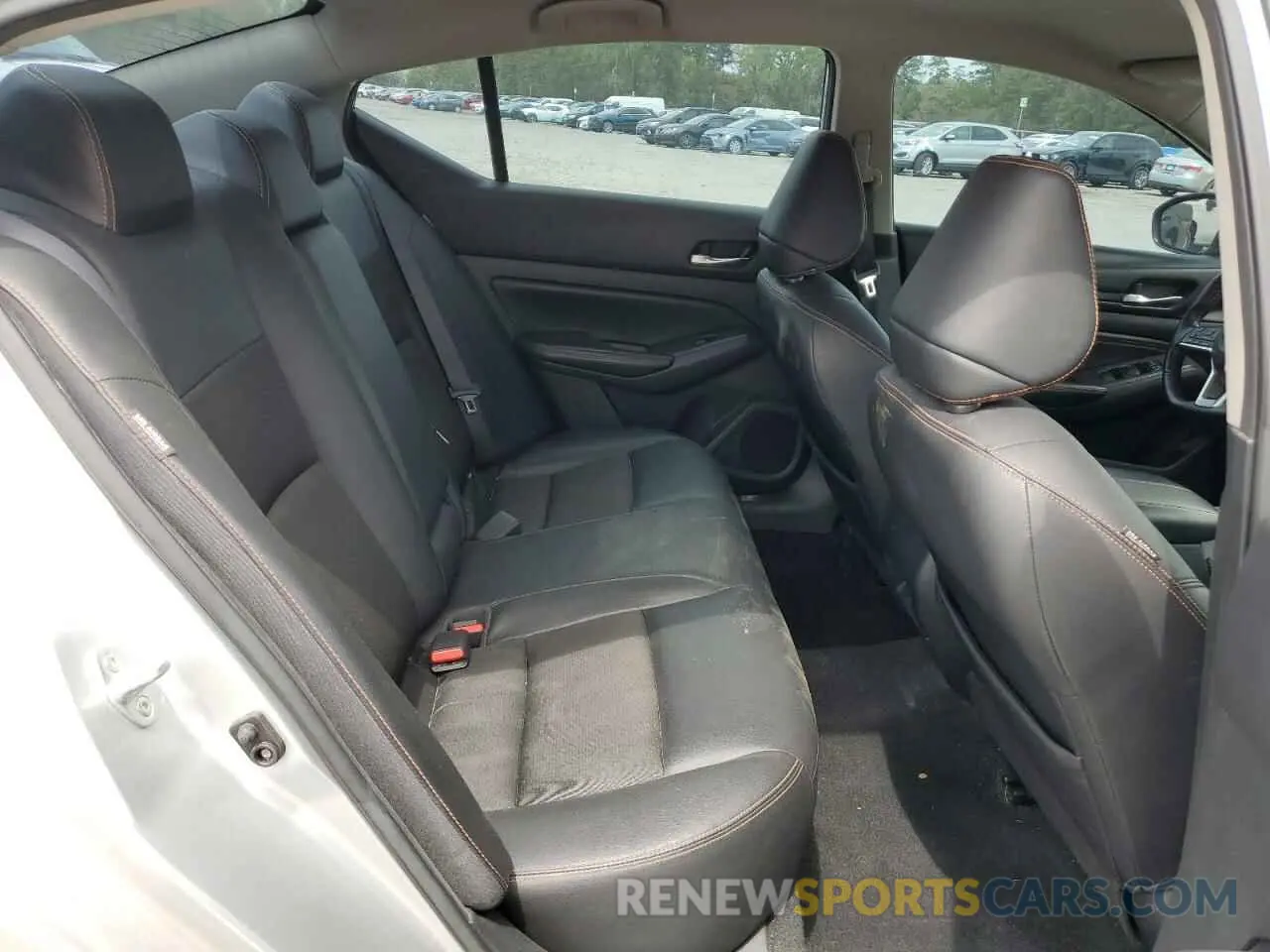 10 Photograph of a damaged car 1N4BL4CV1KC259036 NISSAN ALTIMA 2019