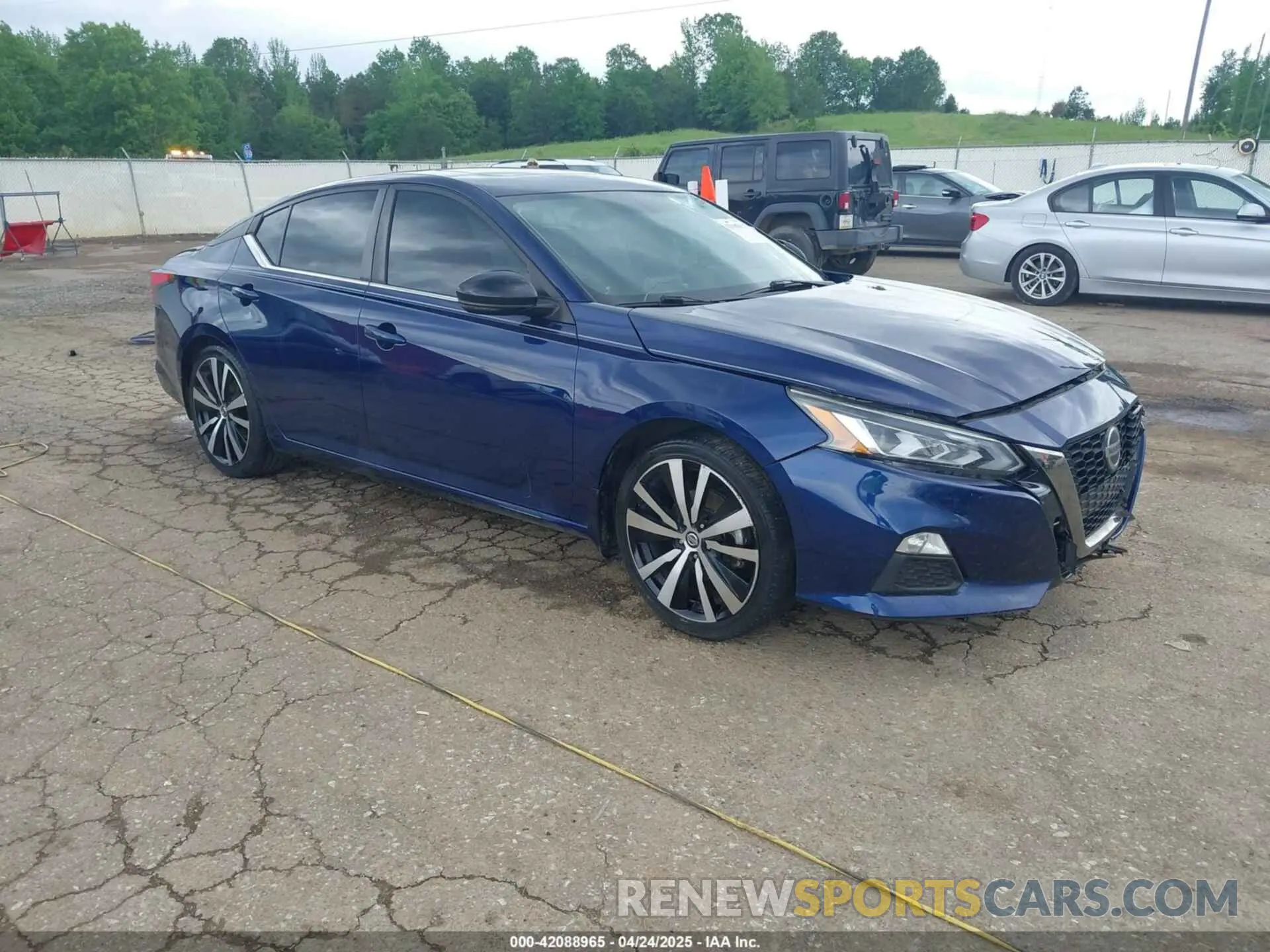 1 Photograph of a damaged car 1N4BL4CV1KN302181 NISSAN ALTIMA 2019