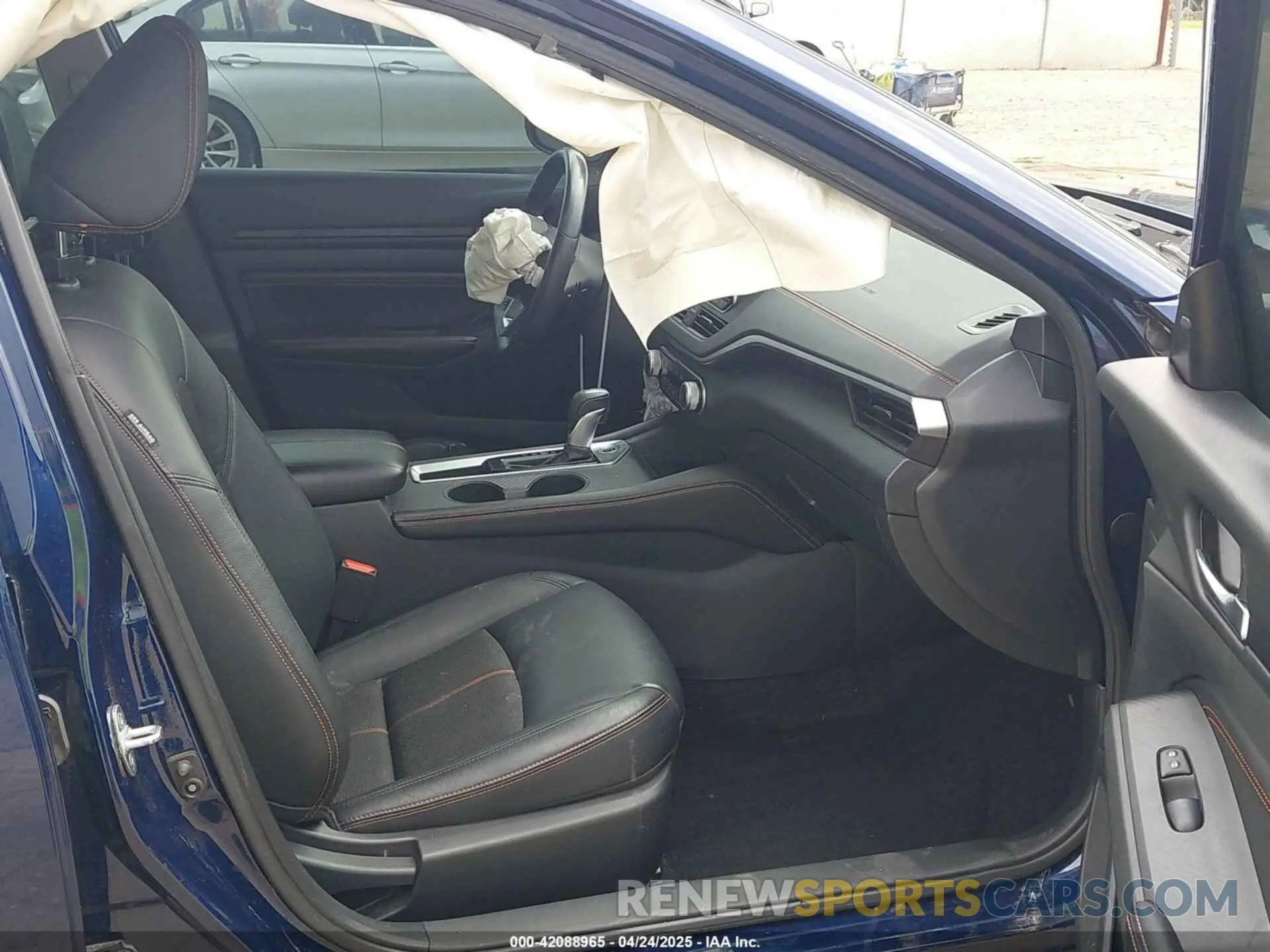 5 Photograph of a damaged car 1N4BL4CV1KN302181 NISSAN ALTIMA 2019