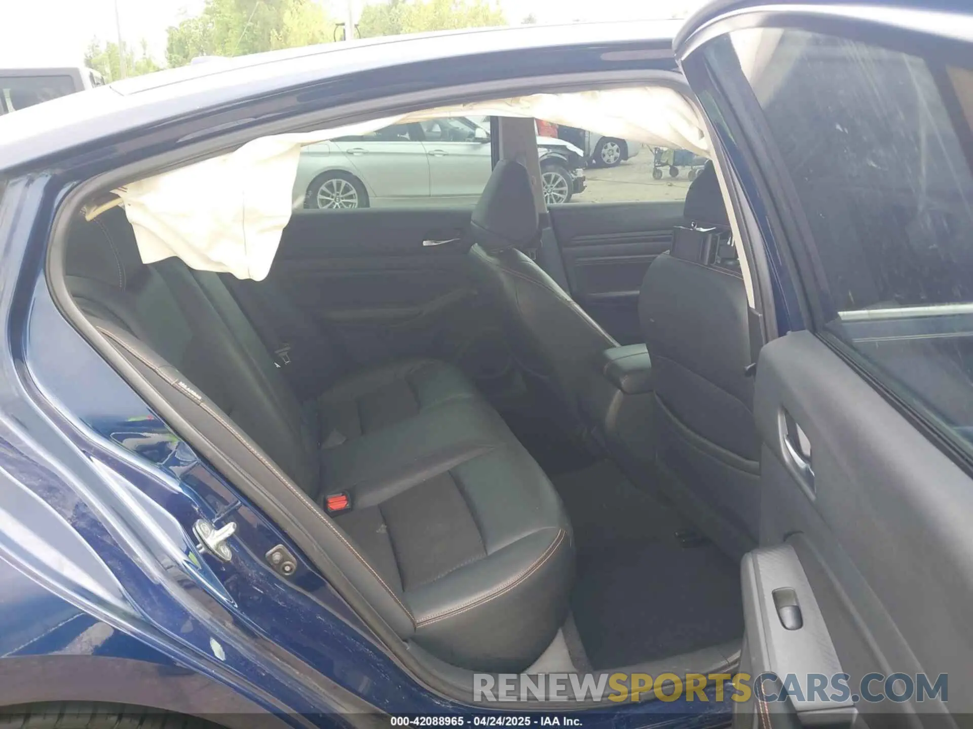 8 Photograph of a damaged car 1N4BL4CV1KN302181 NISSAN ALTIMA 2019