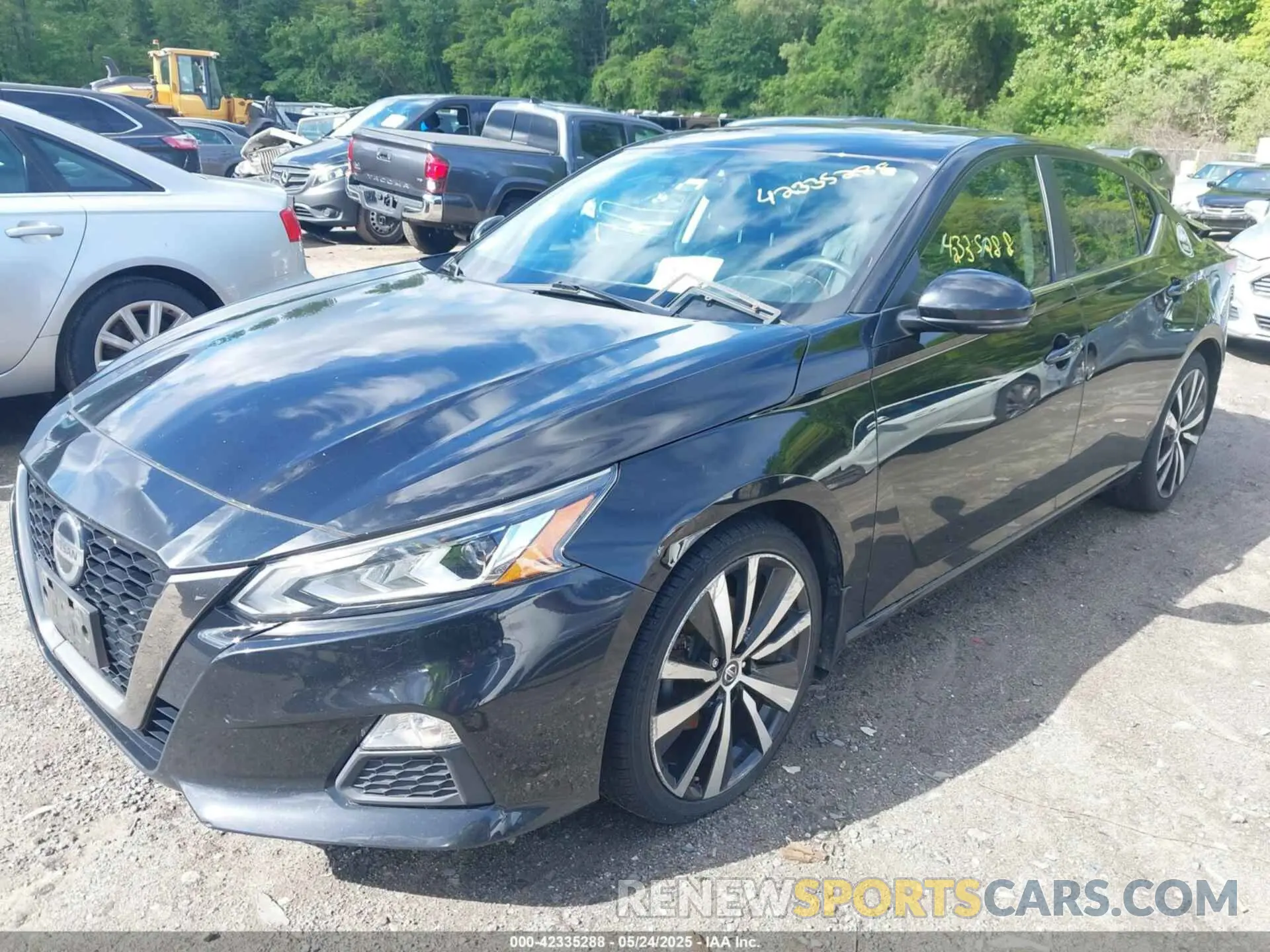 2 Photograph of a damaged car 1N4BL4CV1KN318400 NISSAN ALTIMA 2019