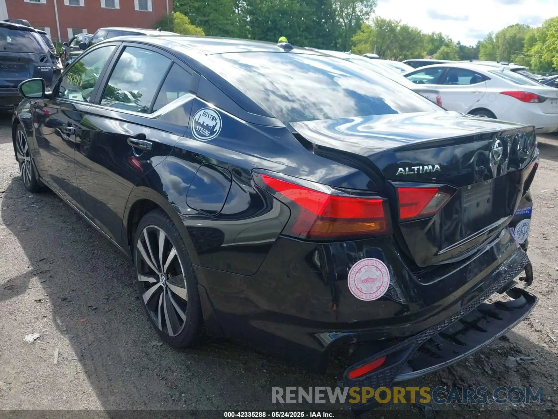 3 Photograph of a damaged car 1N4BL4CV1KN318400 NISSAN ALTIMA 2019