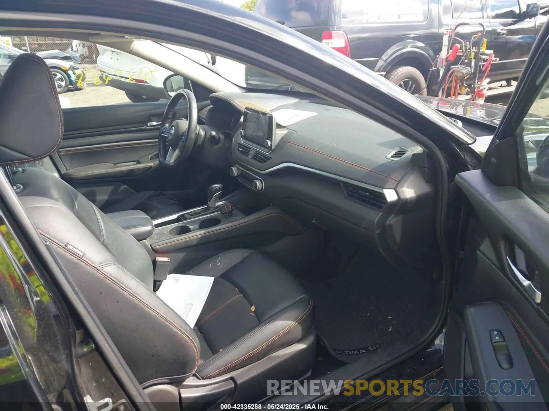 5 Photograph of a damaged car 1N4BL4CV1KN318400 NISSAN ALTIMA 2019
