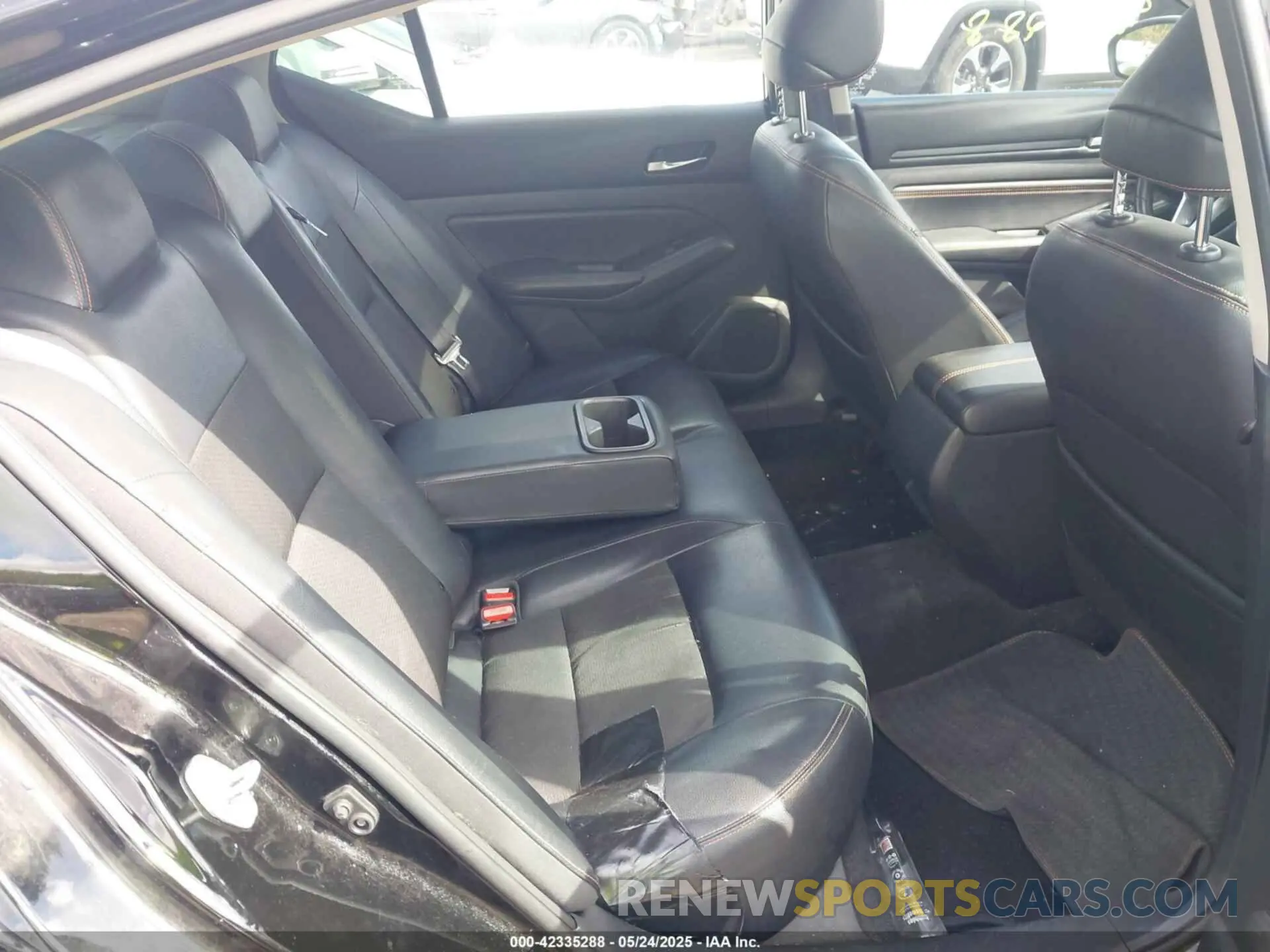 8 Photograph of a damaged car 1N4BL4CV1KN318400 NISSAN ALTIMA 2019