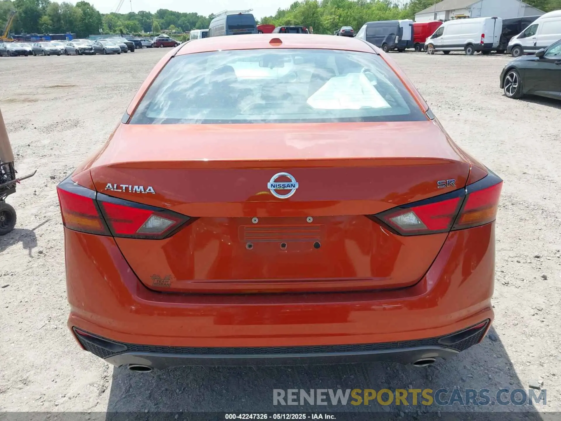 16 Photograph of a damaged car 1N4BL4CV2KC103510 NISSAN ALTIMA 2019