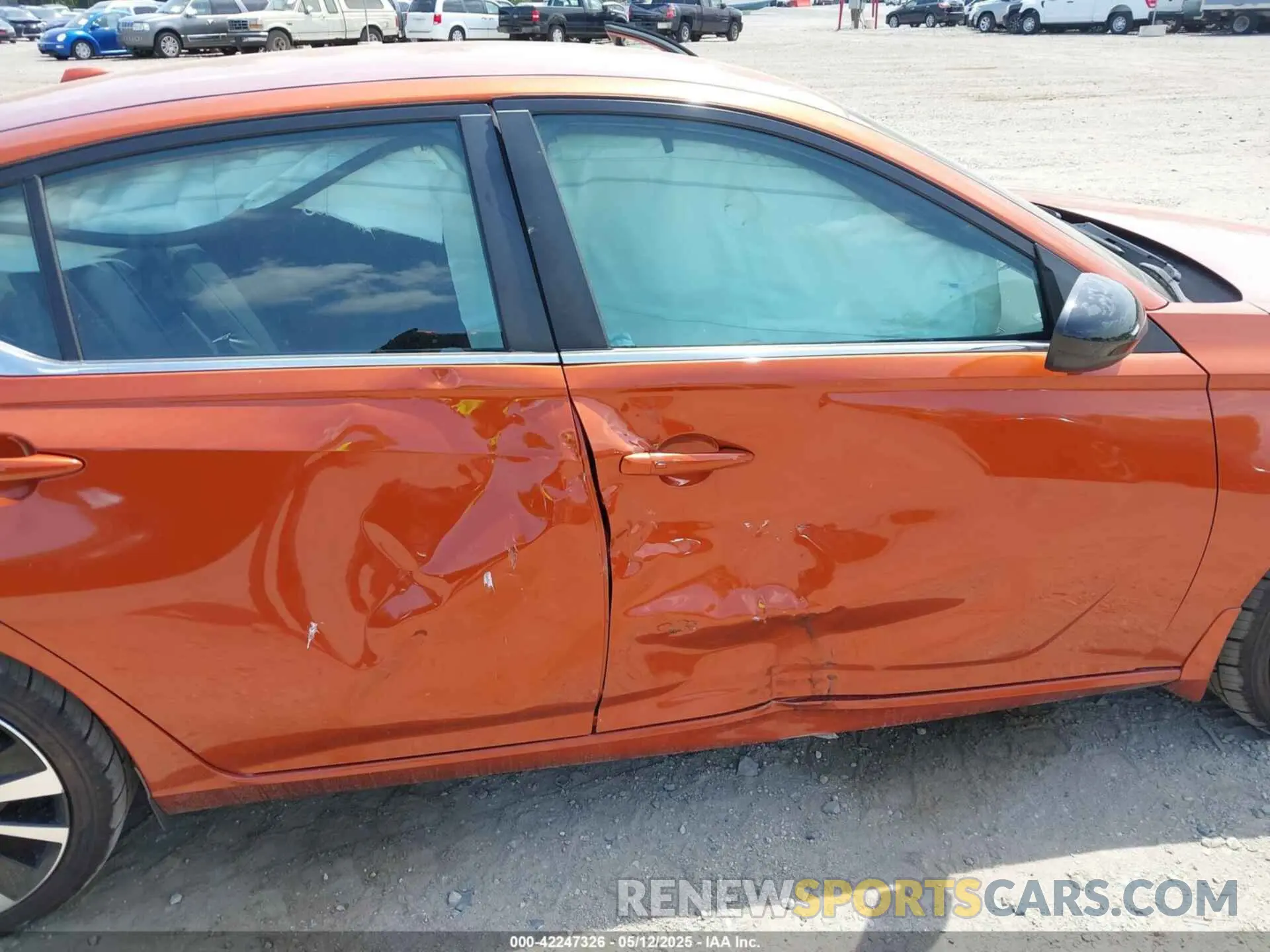 18 Photograph of a damaged car 1N4BL4CV2KC103510 NISSAN ALTIMA 2019