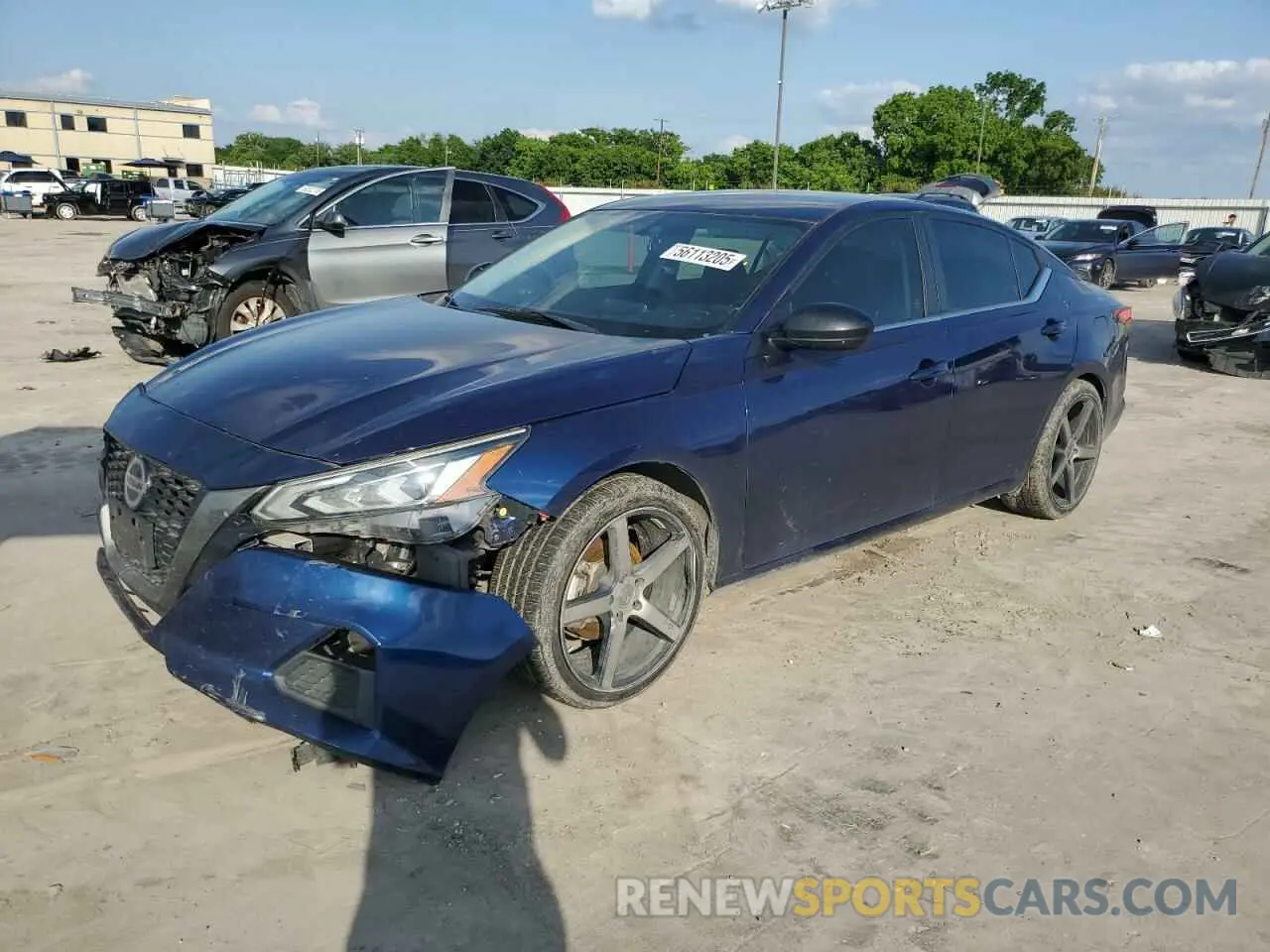 1 Photograph of a damaged car 1N4BL4CV2KC134210 NISSAN ALTIMA 2019