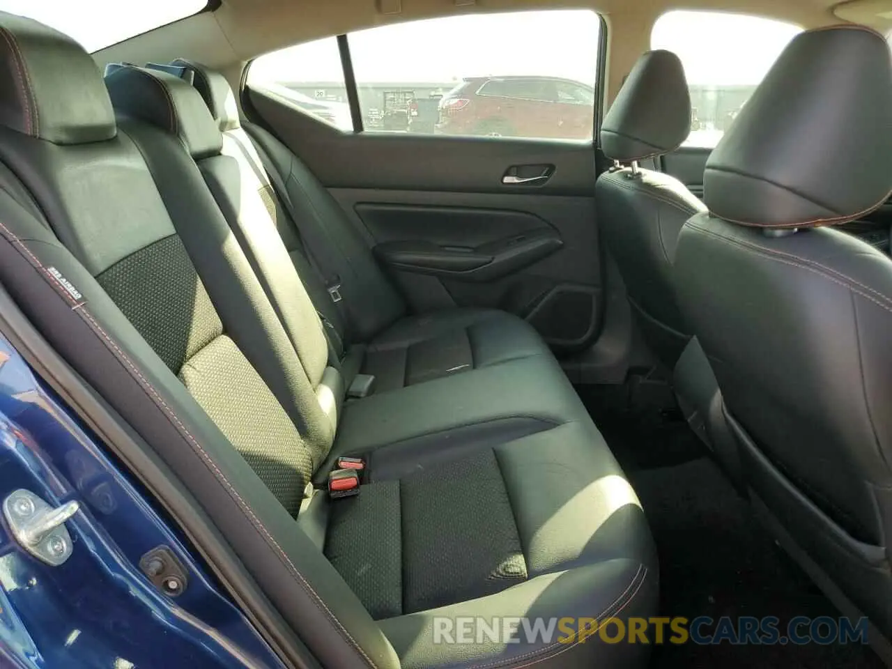 10 Photograph of a damaged car 1N4BL4CV2KC134210 NISSAN ALTIMA 2019