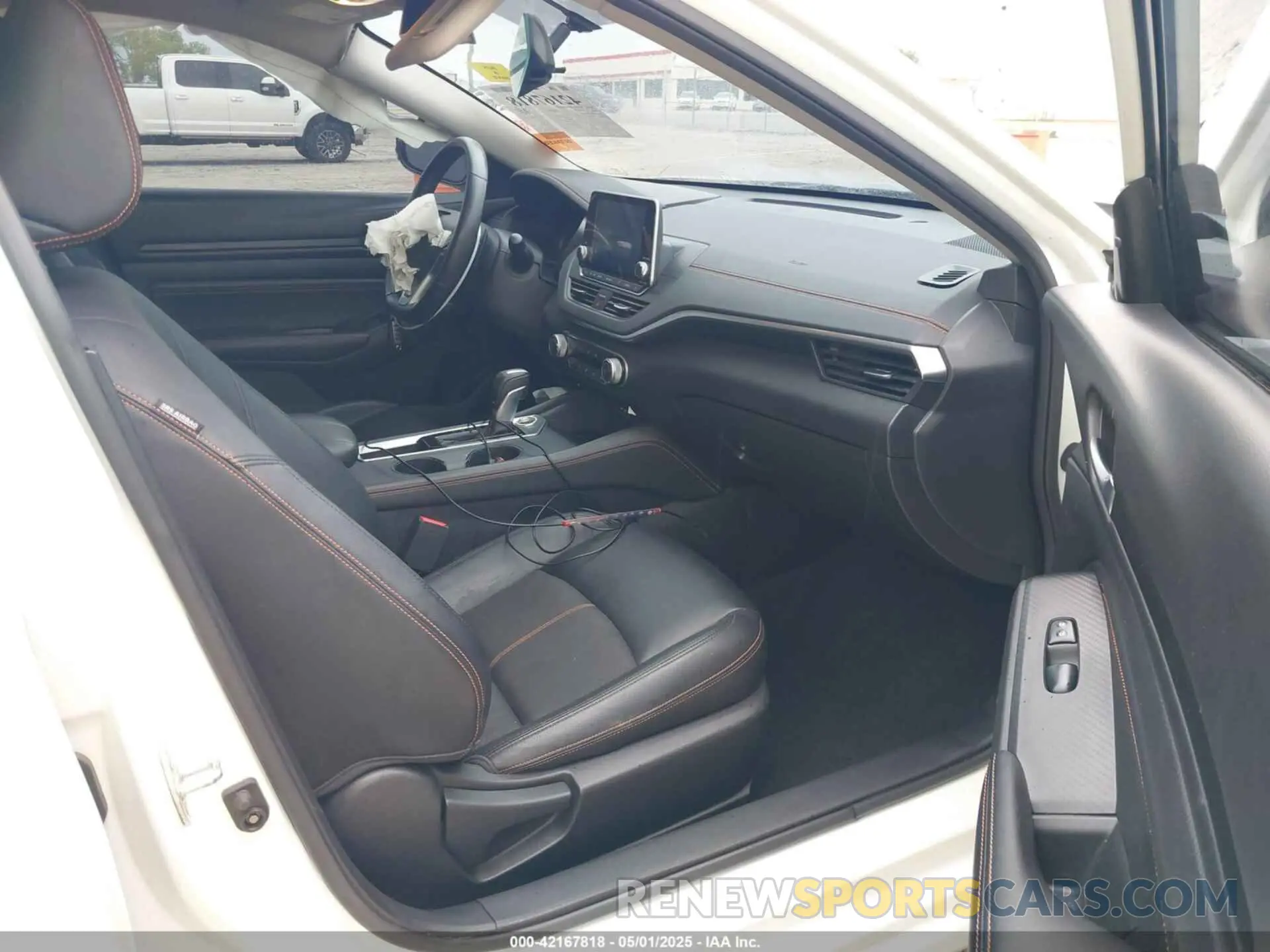 5 Photograph of a damaged car 1N4BL4CV2KC153016 NISSAN ALTIMA 2019