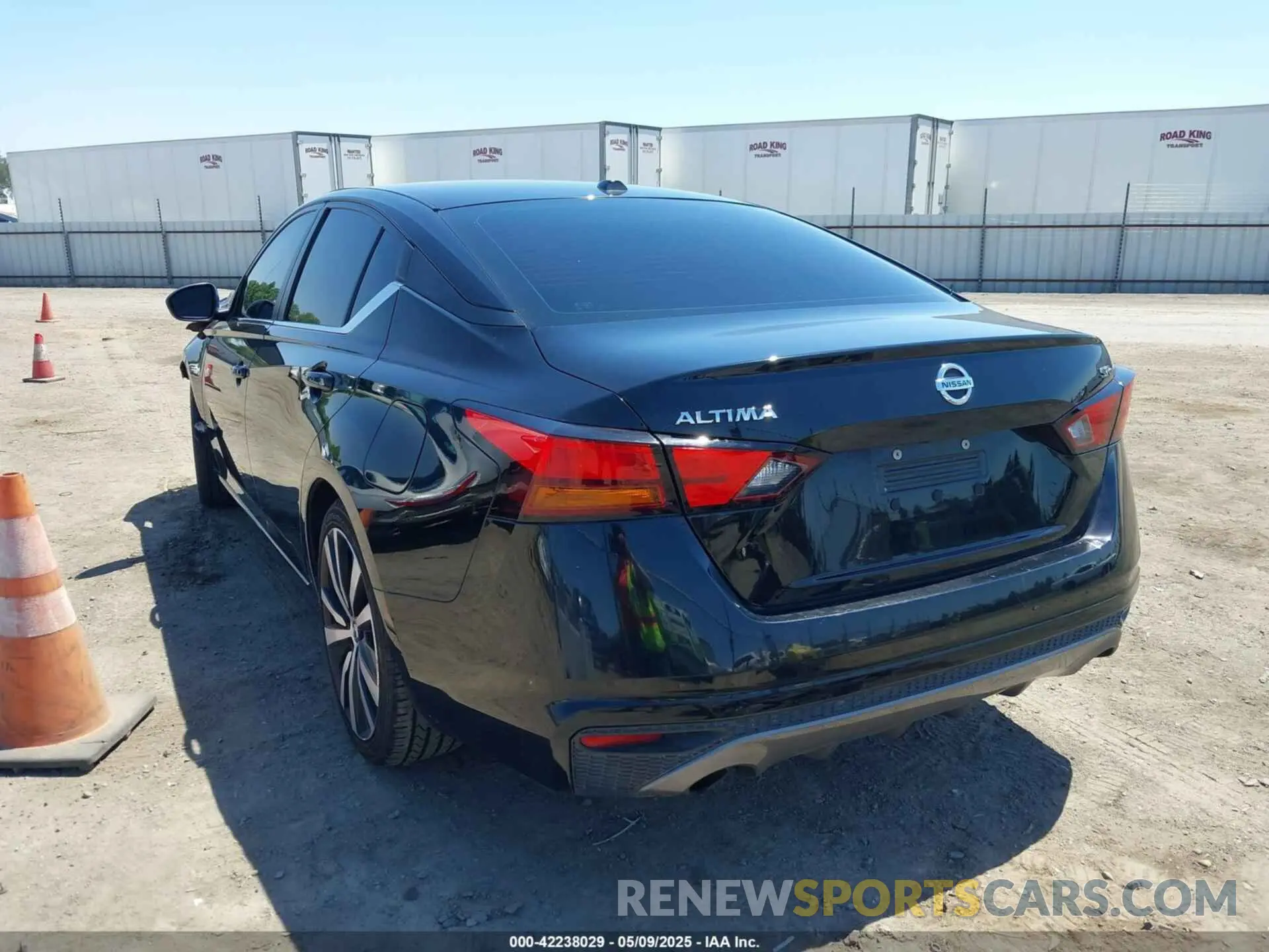 3 Photograph of a damaged car 1N4BL4CV2KC160757 NISSAN ALTIMA 2019