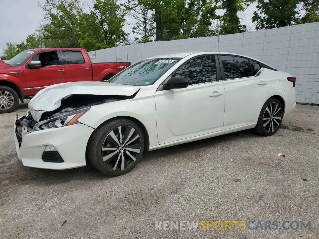 1 Photograph of a damaged car 1N4BL4CV2KC177476 NISSAN ALTIMA 2019