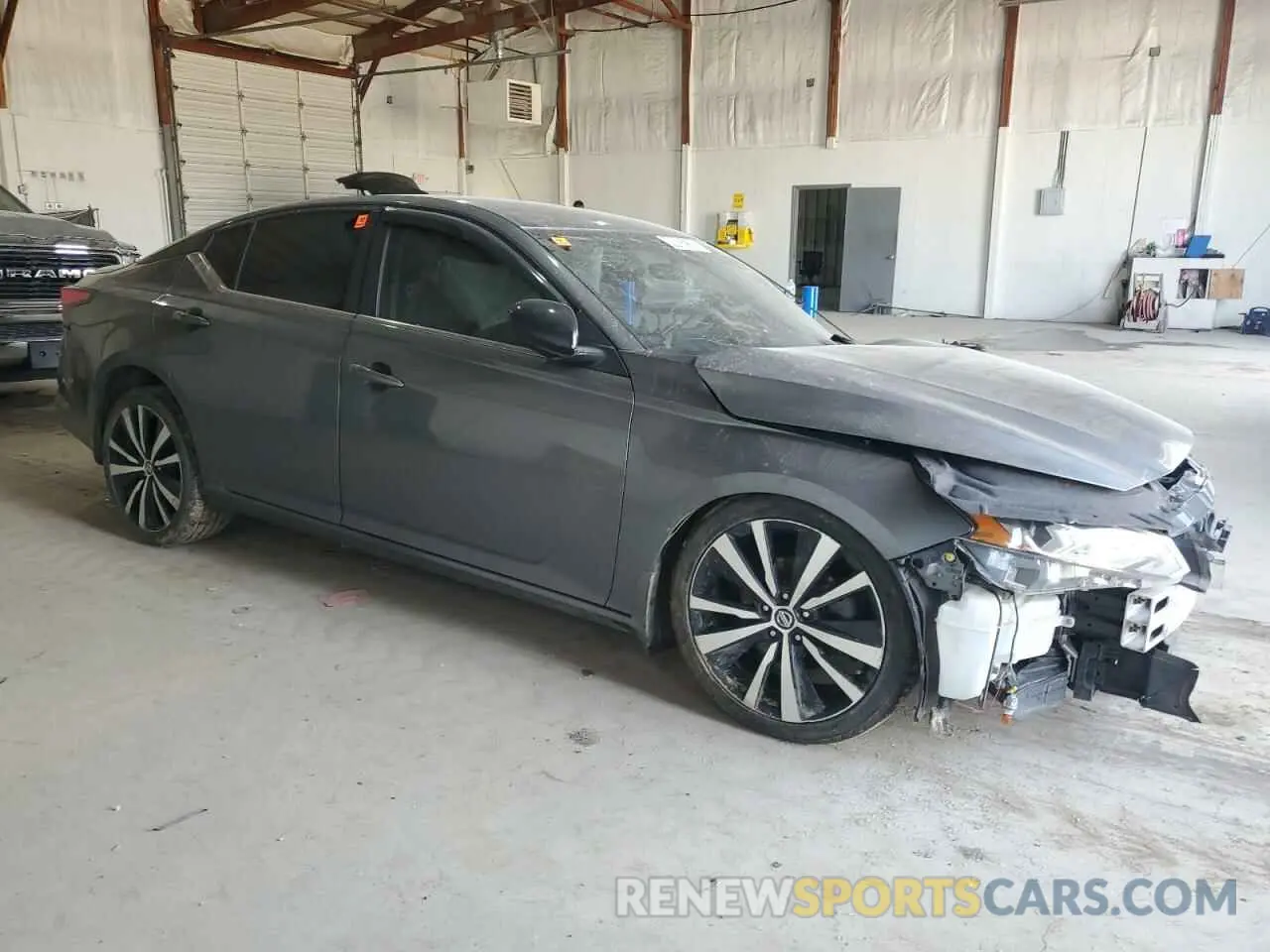 4 Photograph of a damaged car 1N4BL4CV2KC197288 NISSAN ALTIMA 2019