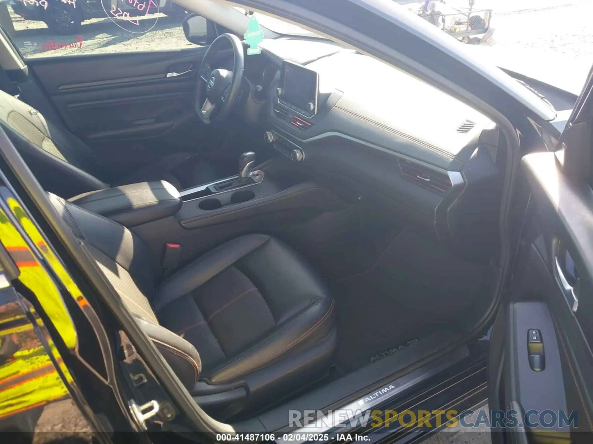 5 Photograph of a damaged car 1N4BL4CV2KC219113 NISSAN ALTIMA 2019