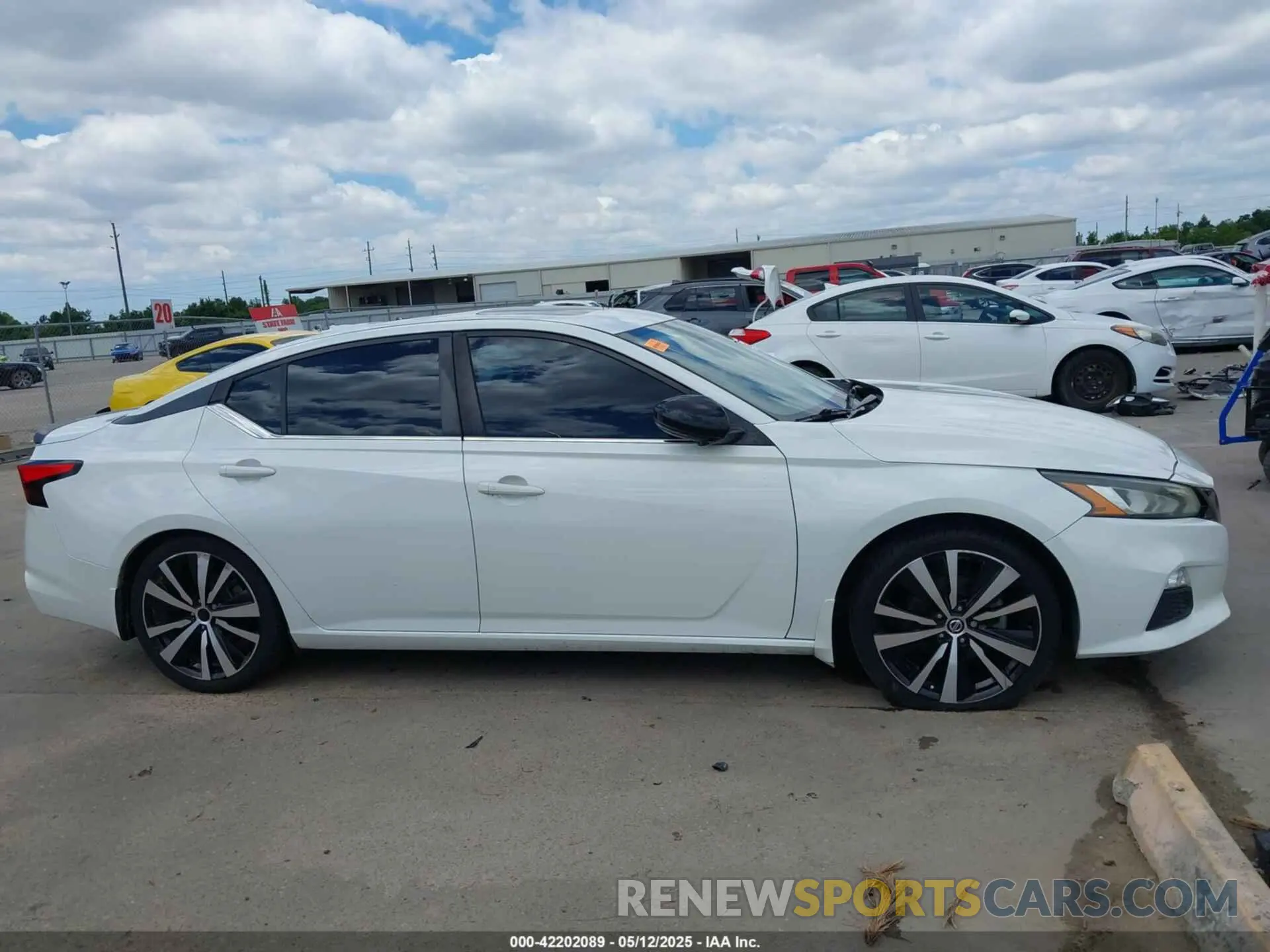 13 Photograph of a damaged car 1N4BL4CV2KN309687 NISSAN ALTIMA 2019