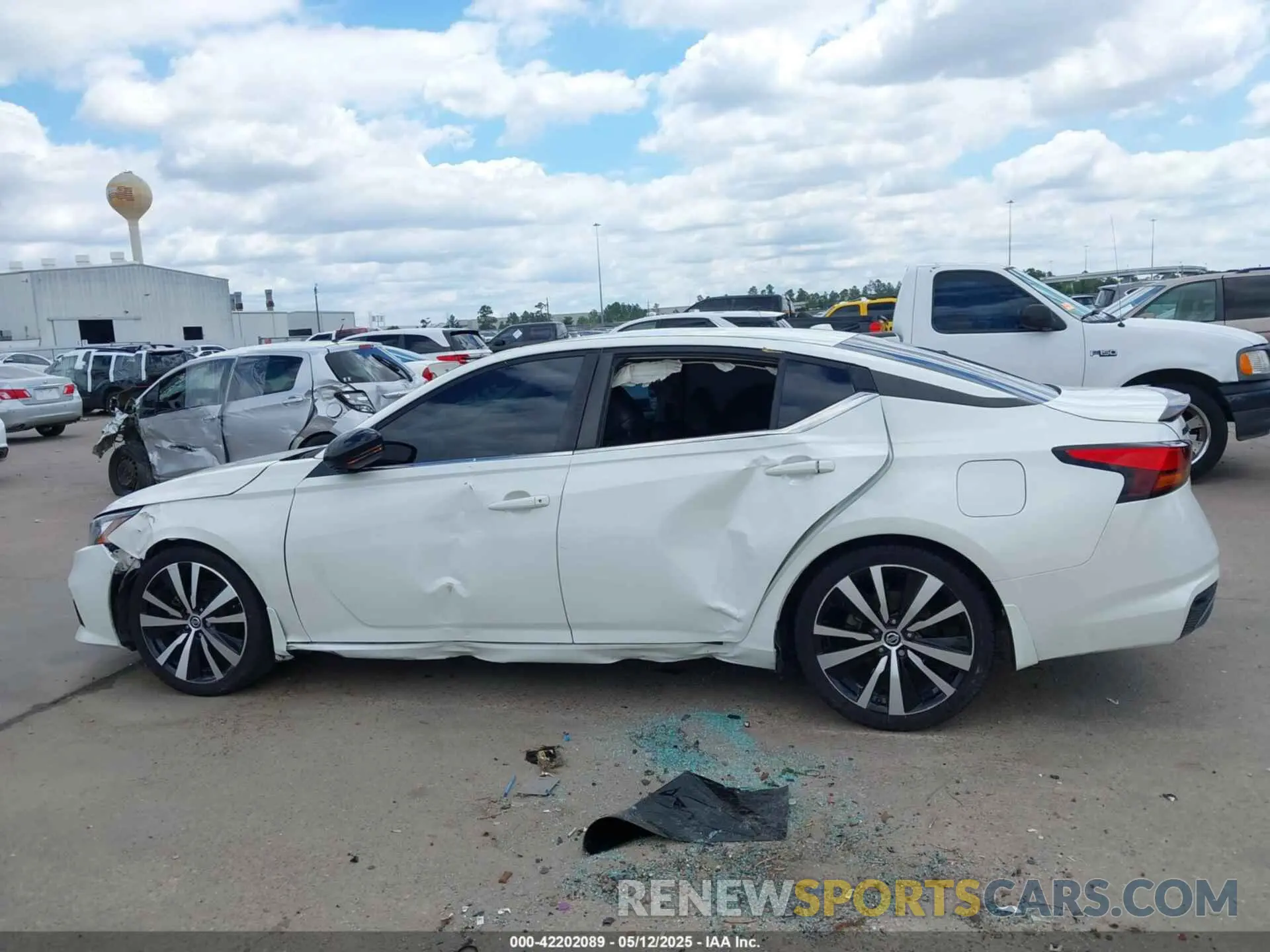 14 Photograph of a damaged car 1N4BL4CV2KN309687 NISSAN ALTIMA 2019