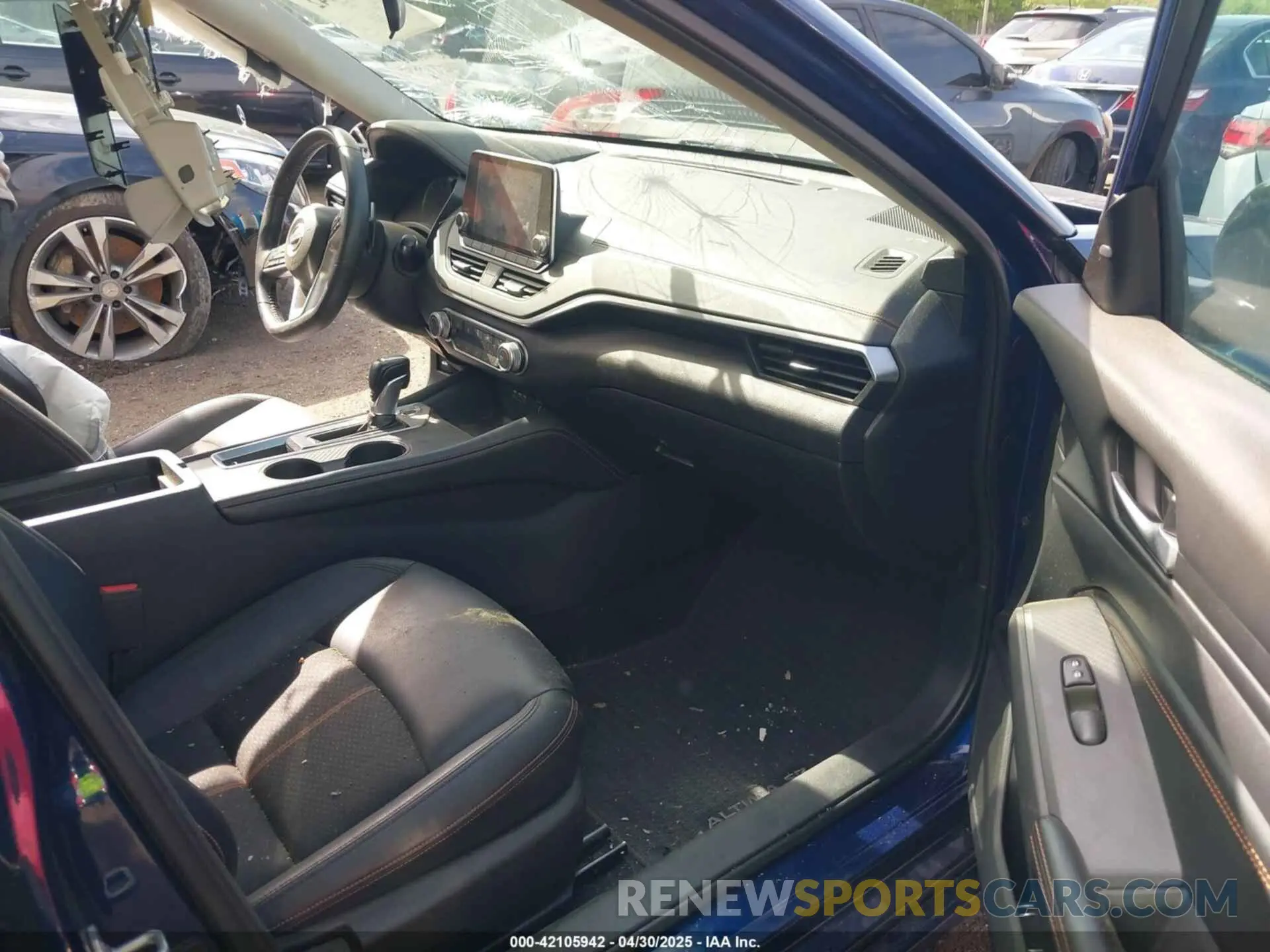 5 Photograph of a damaged car 1N4BL4CV2KN318566 NISSAN ALTIMA 2019
