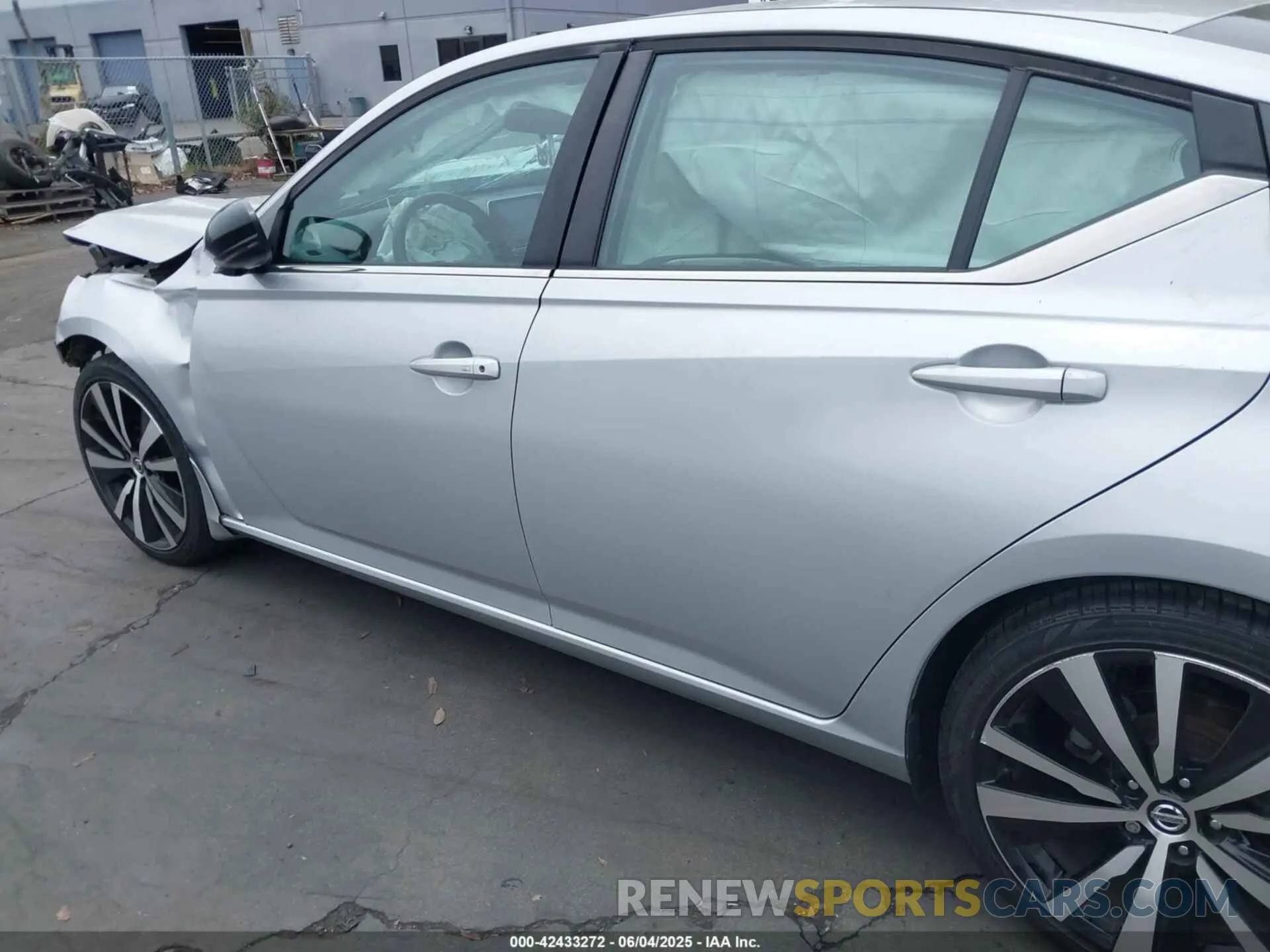 14 Photograph of a damaged car 1N4BL4CV2KN319622 NISSAN ALTIMA 2019