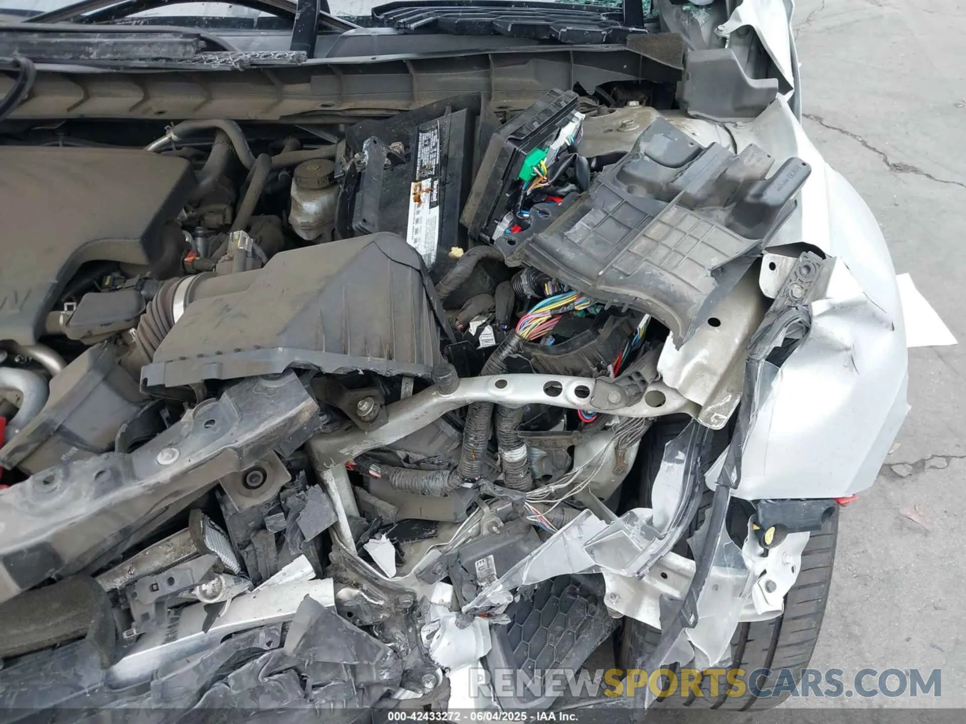 18 Photograph of a damaged car 1N4BL4CV2KN319622 NISSAN ALTIMA 2019