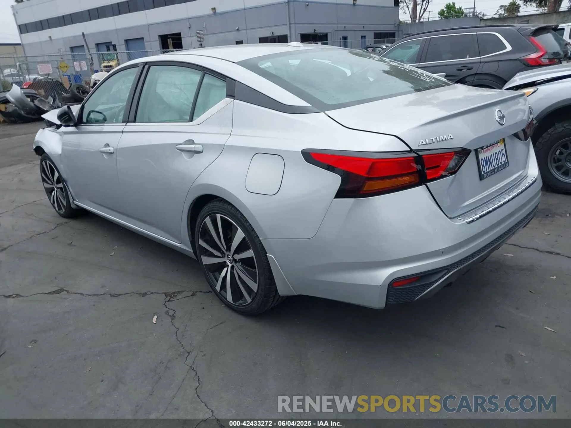 3 Photograph of a damaged car 1N4BL4CV2KN319622 NISSAN ALTIMA 2019