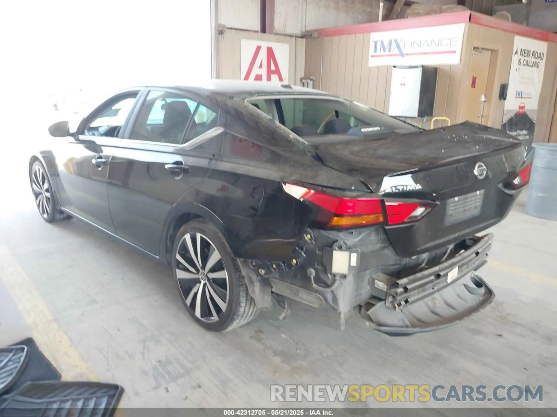 3 Photograph of a damaged car 1N4BL4CV2KN320527 NISSAN ALTIMA 2019